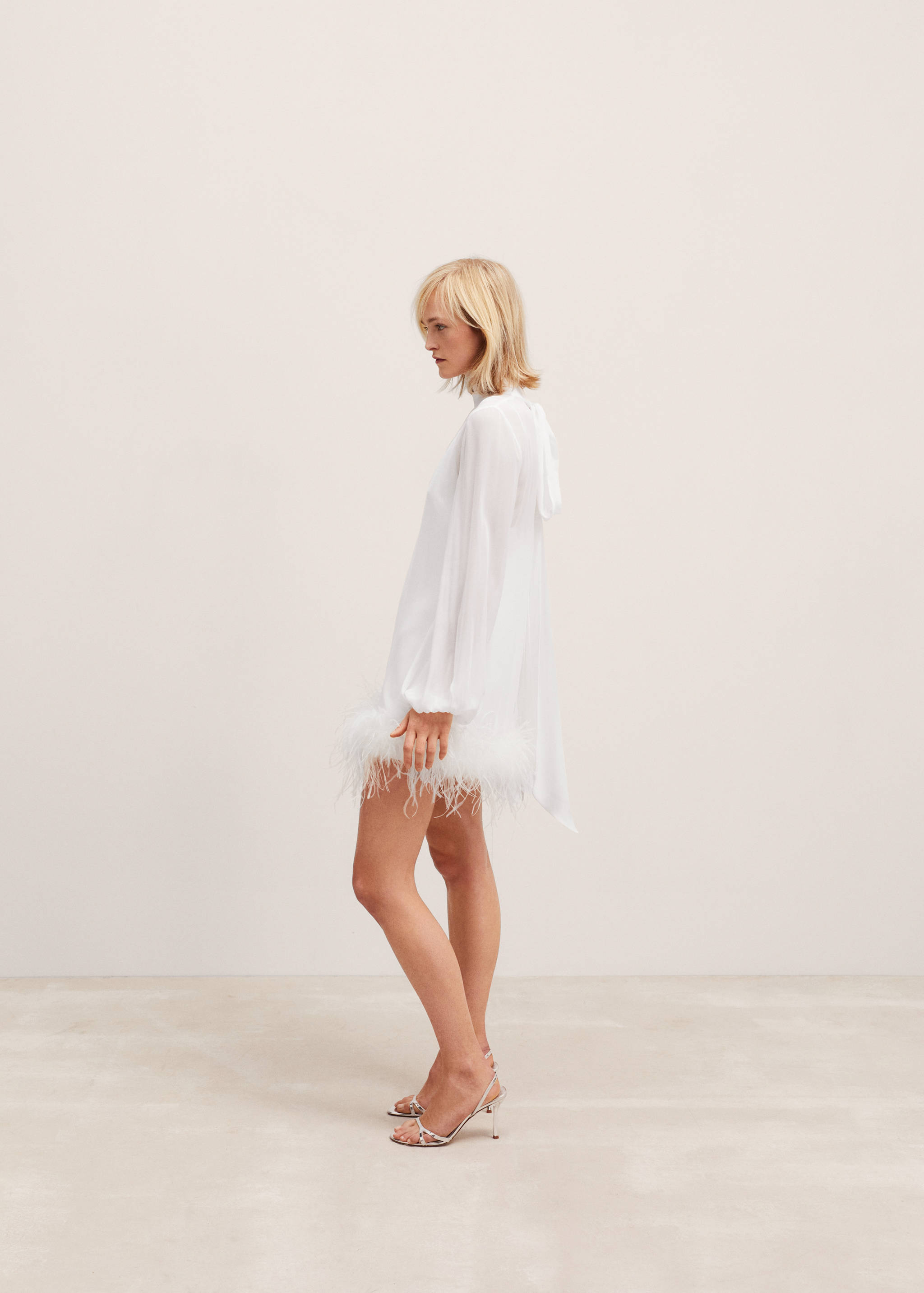 Puffed sleeve dress with feather detail - Details of the article 2