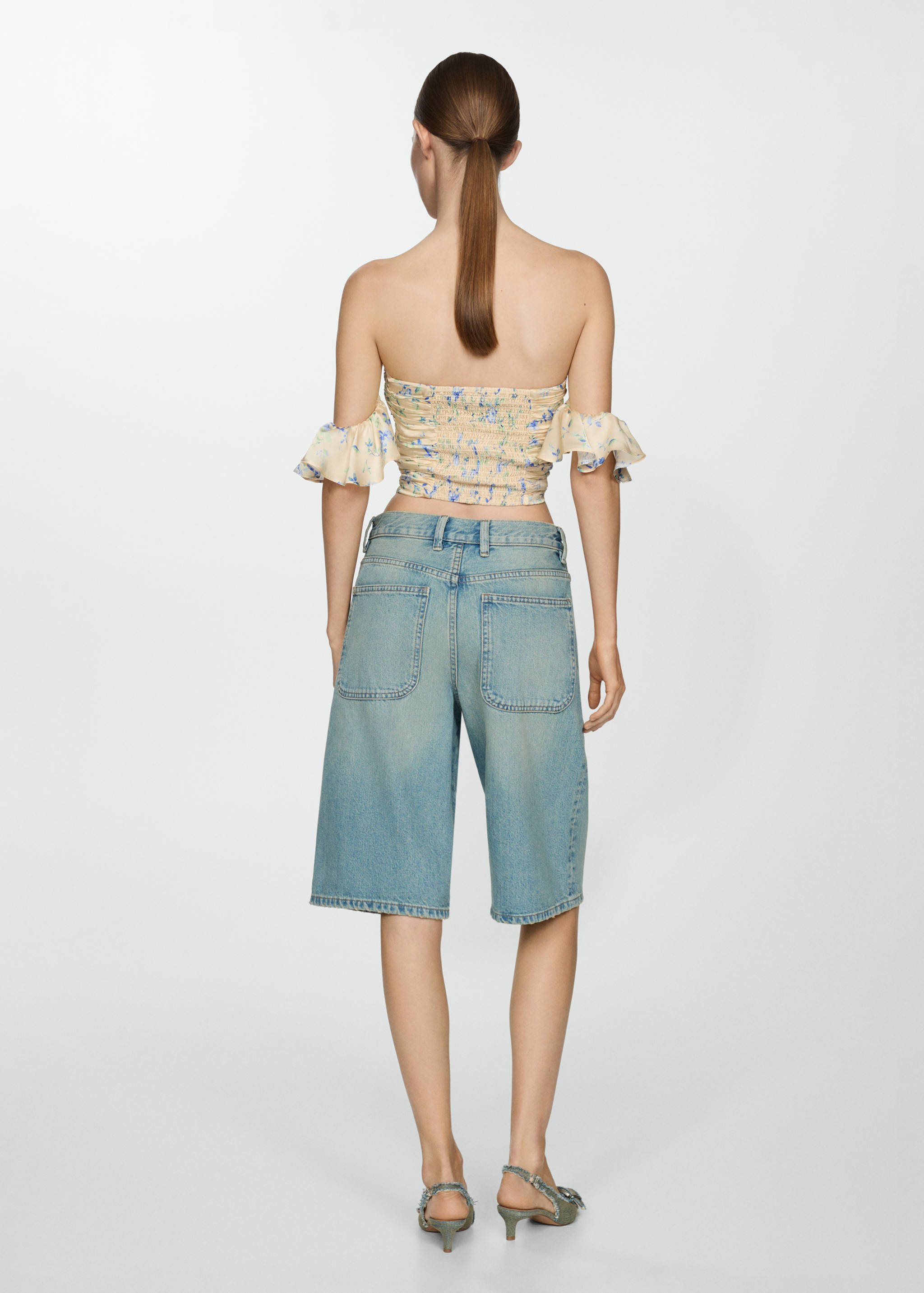 Schulterfreies Top mit Raffdetails - Rückseite des Artikels