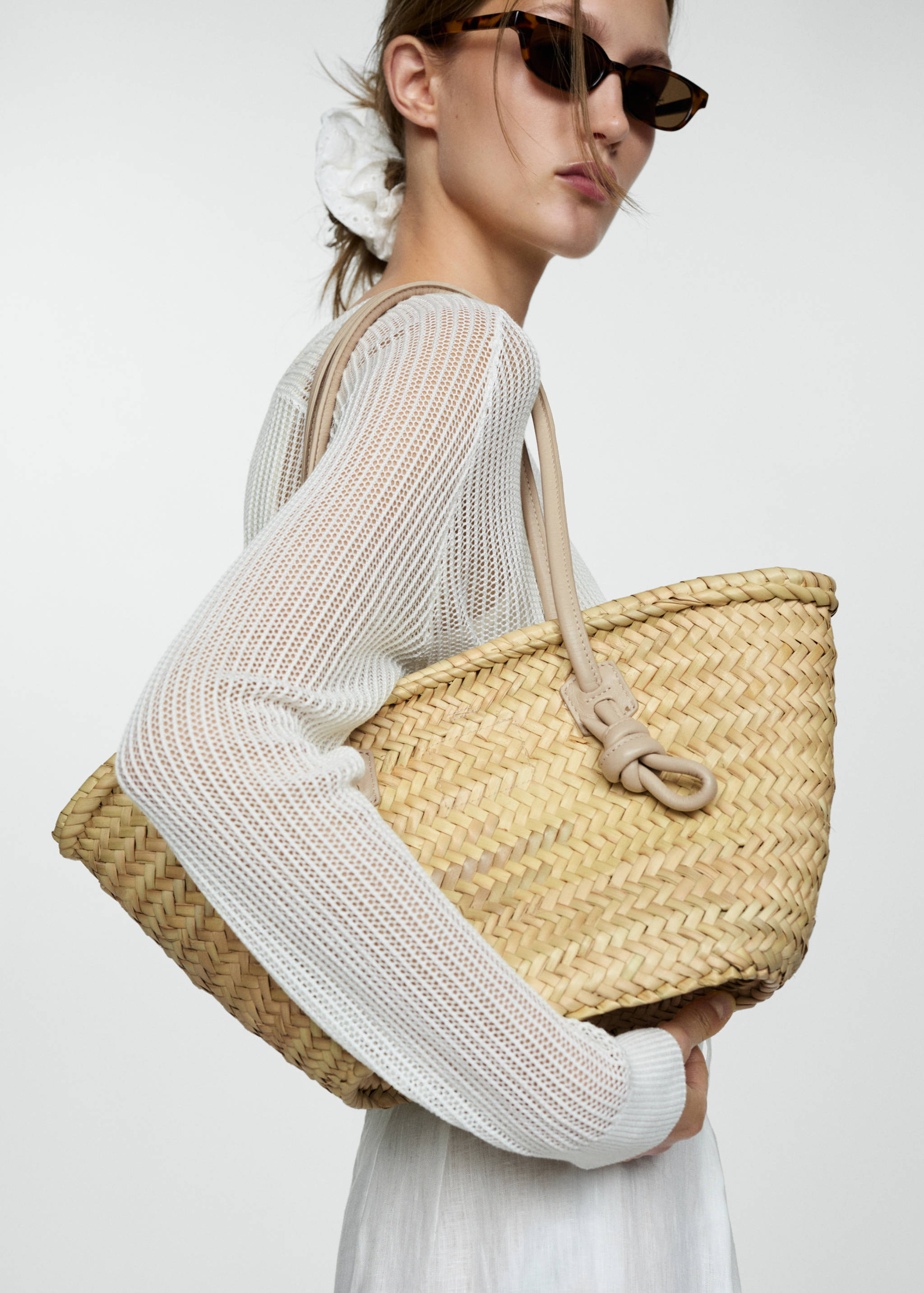 Leather basket bag - Details of the article 9