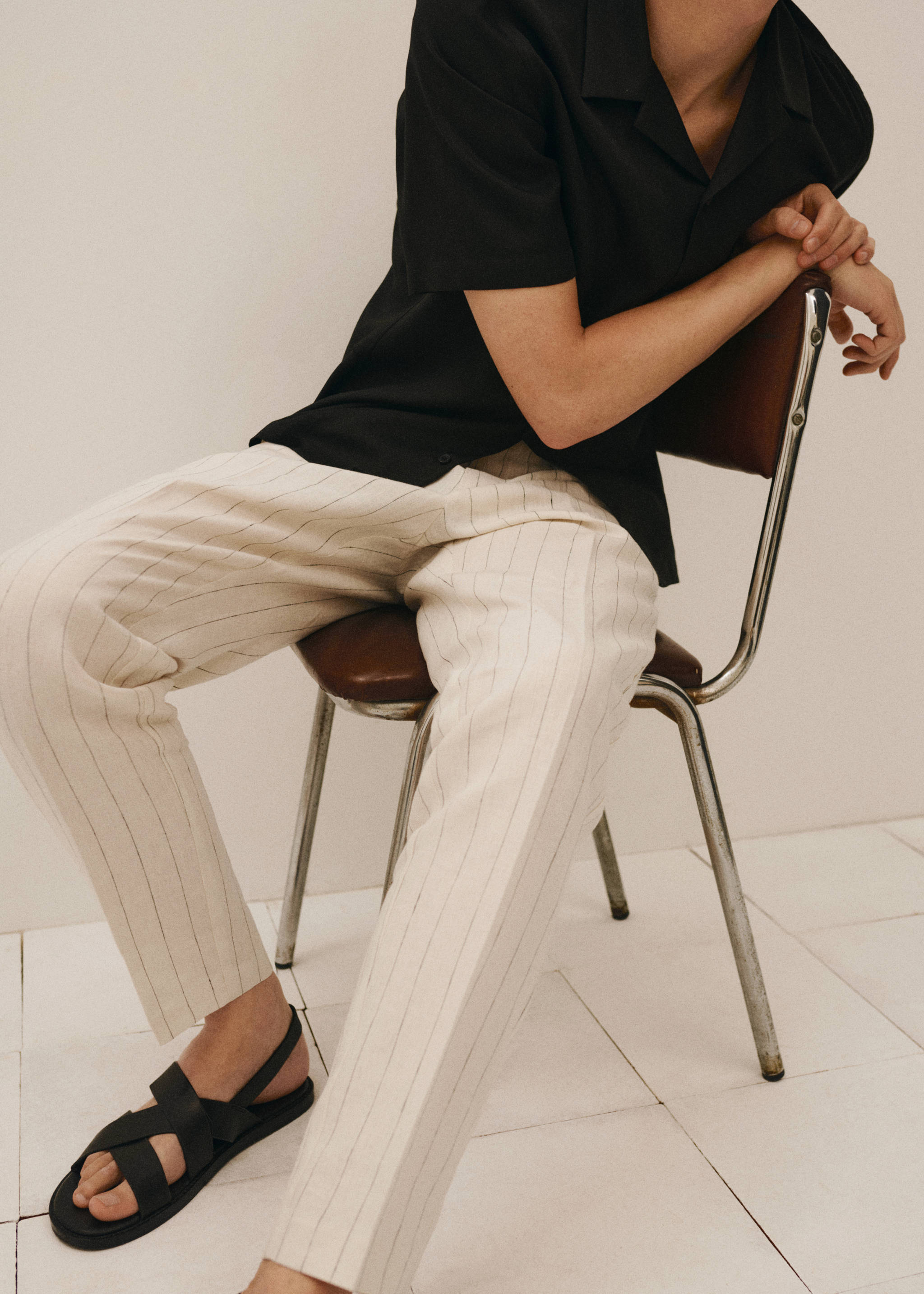 Slim-fit pinstripe pants - Details of the article 3