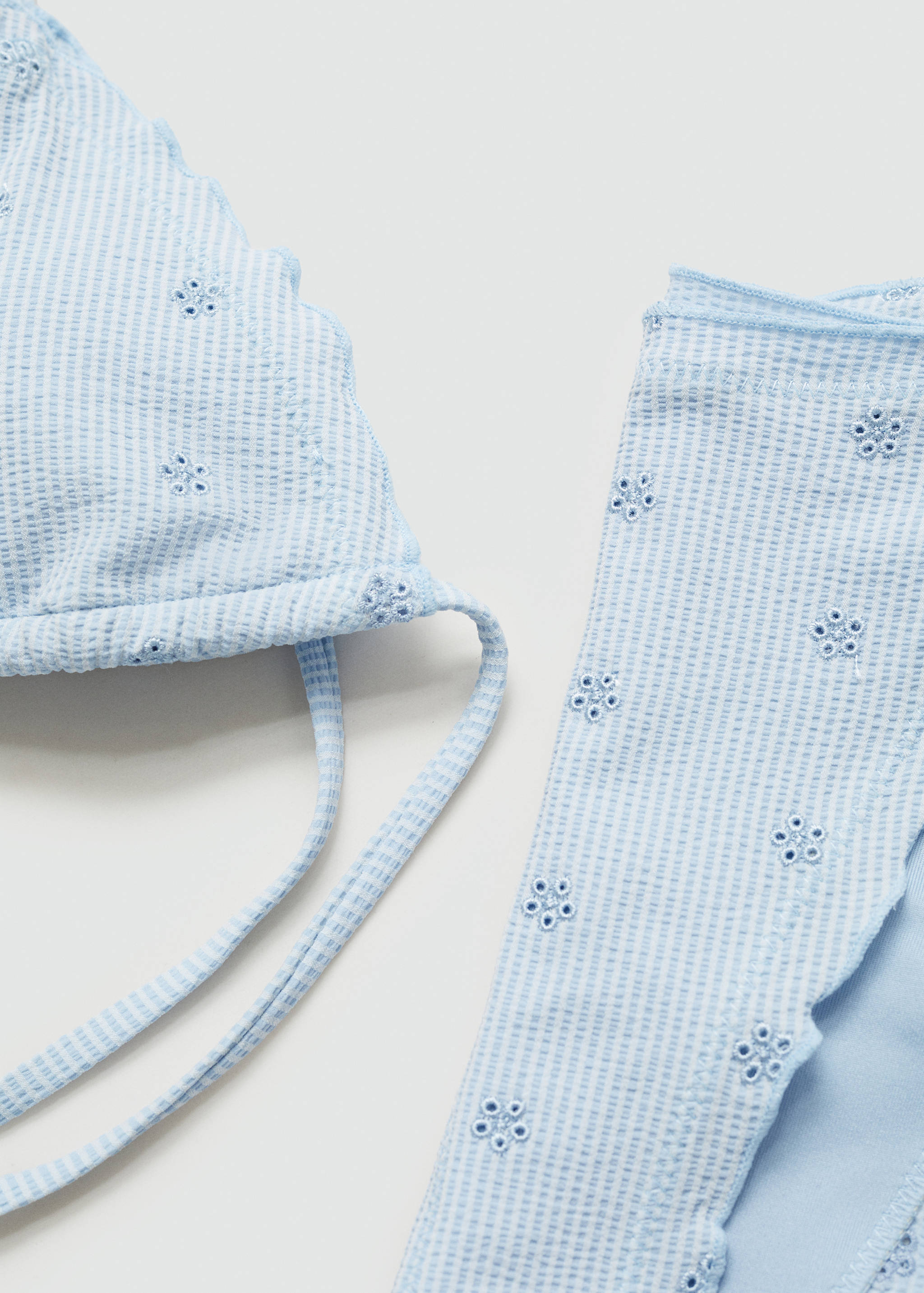 Бикини с вышитыми цветами - Деталь изделия 8