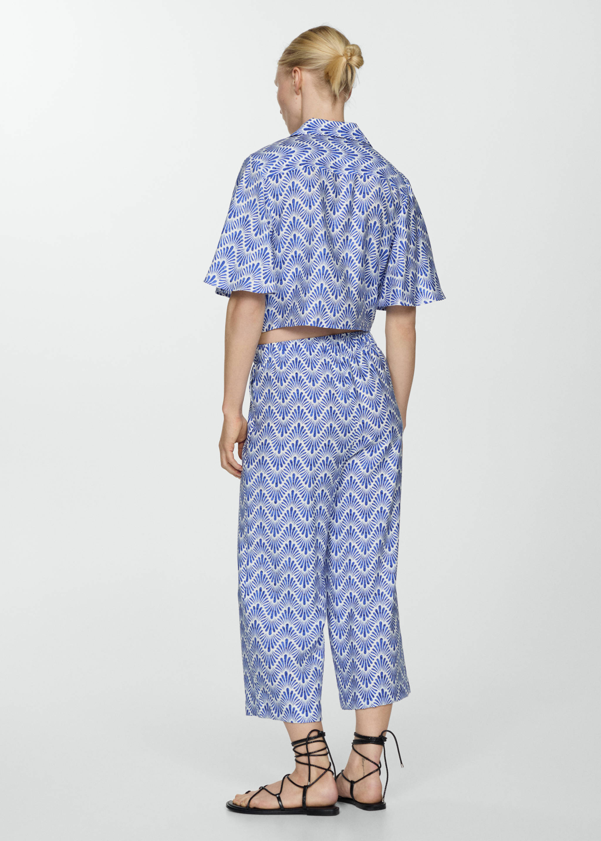 Printed straight trousers - Reverse of the article