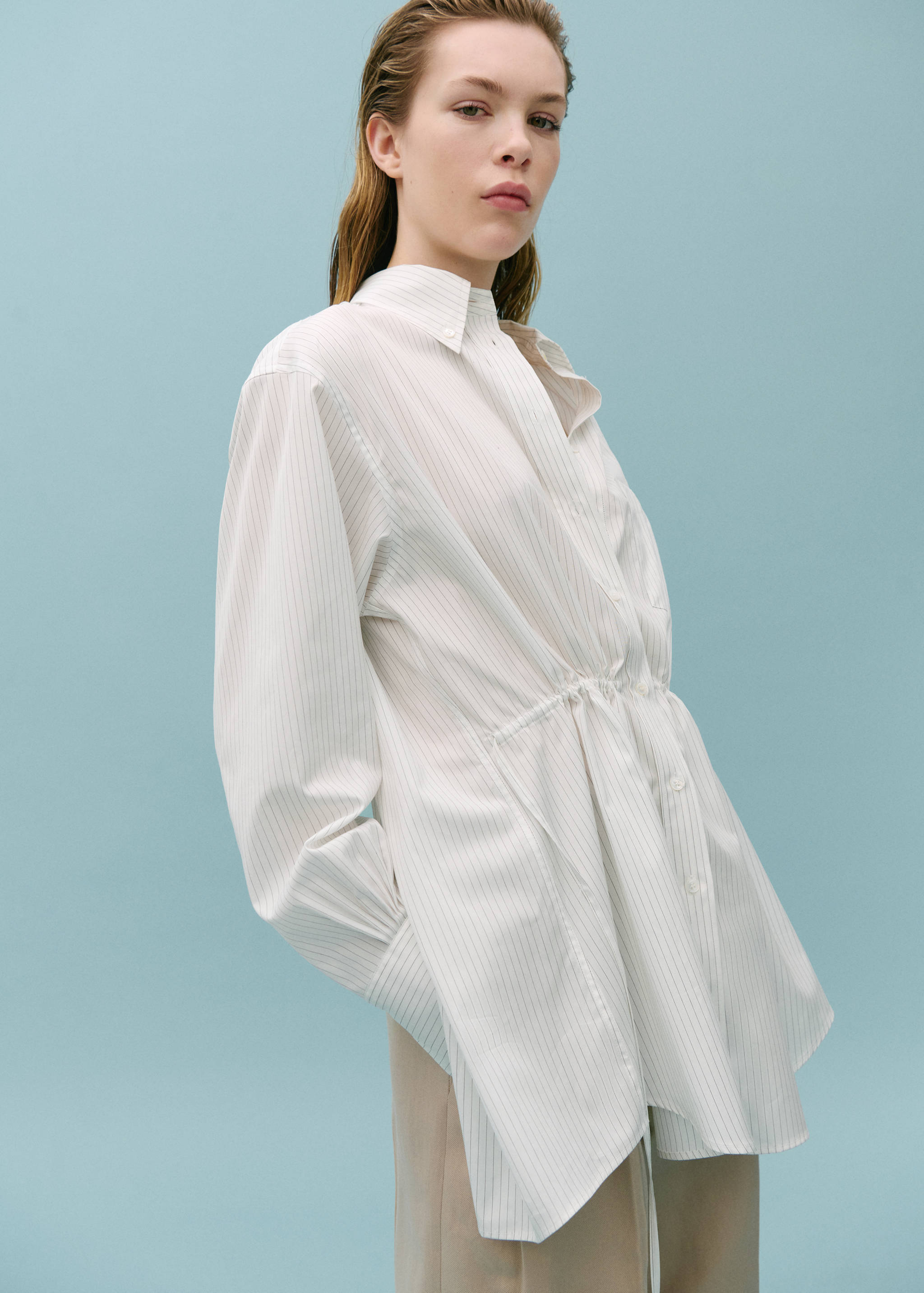 Shirt with gathered back opening - Medium plane