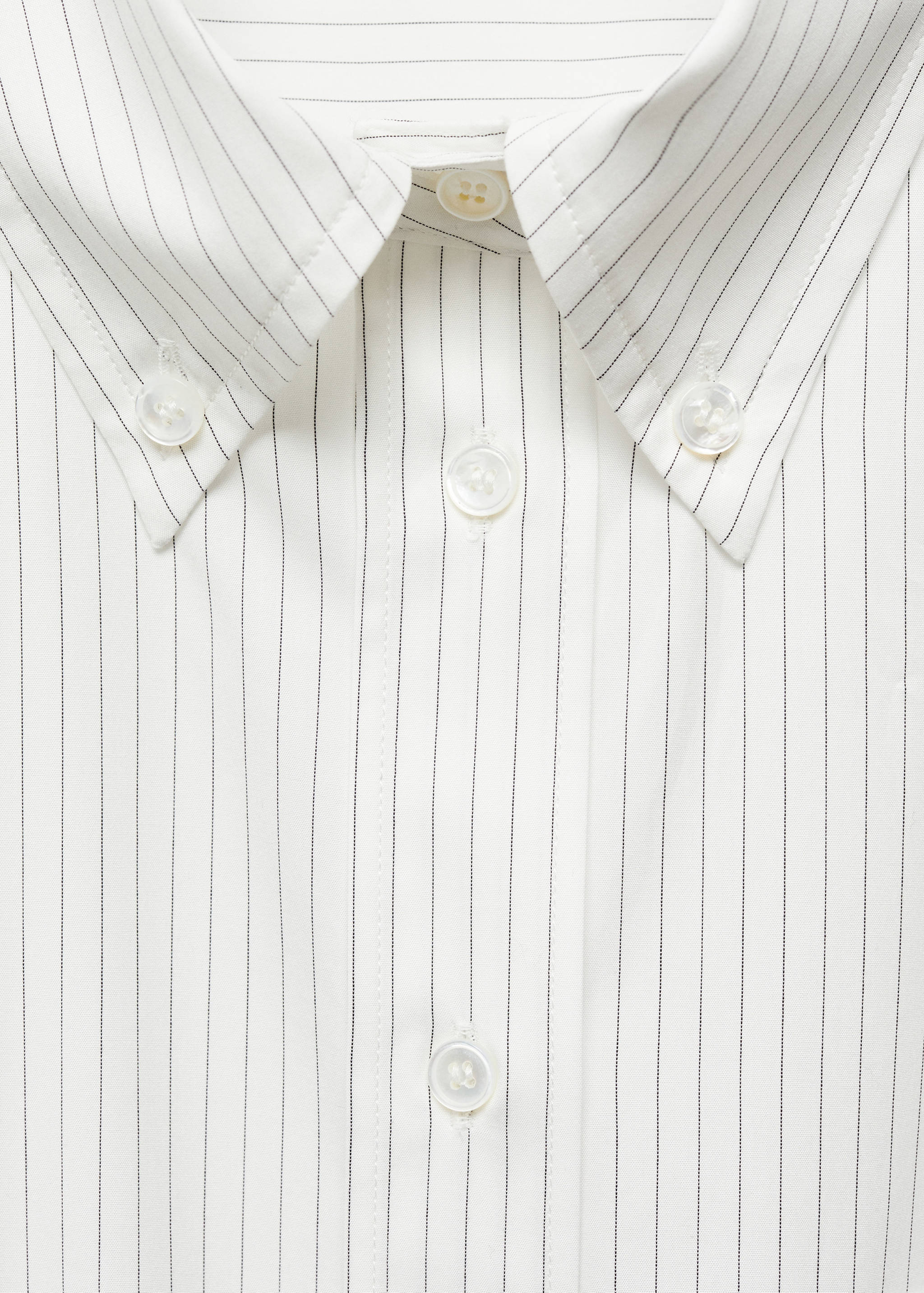 Shirt with gathered back opening - Details of the article 8
