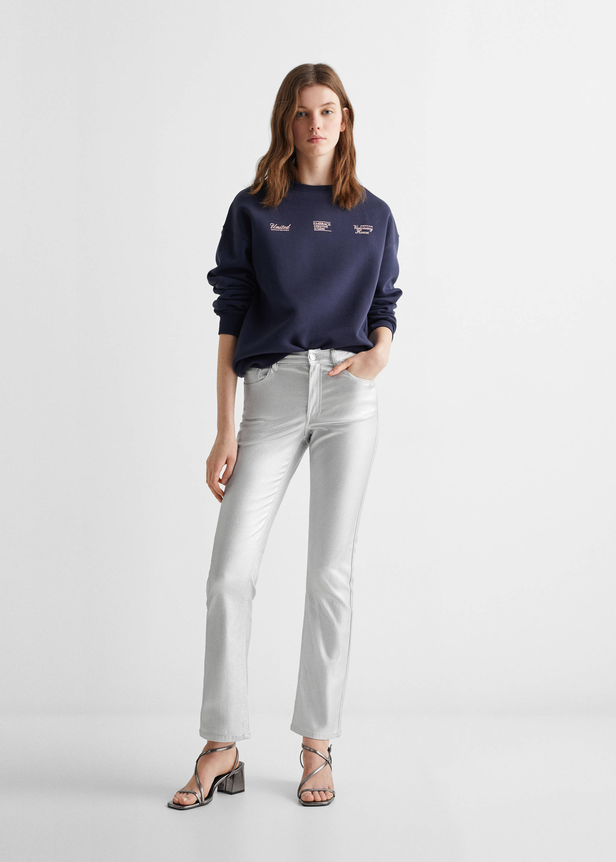 Metallic trousers - Загальний план