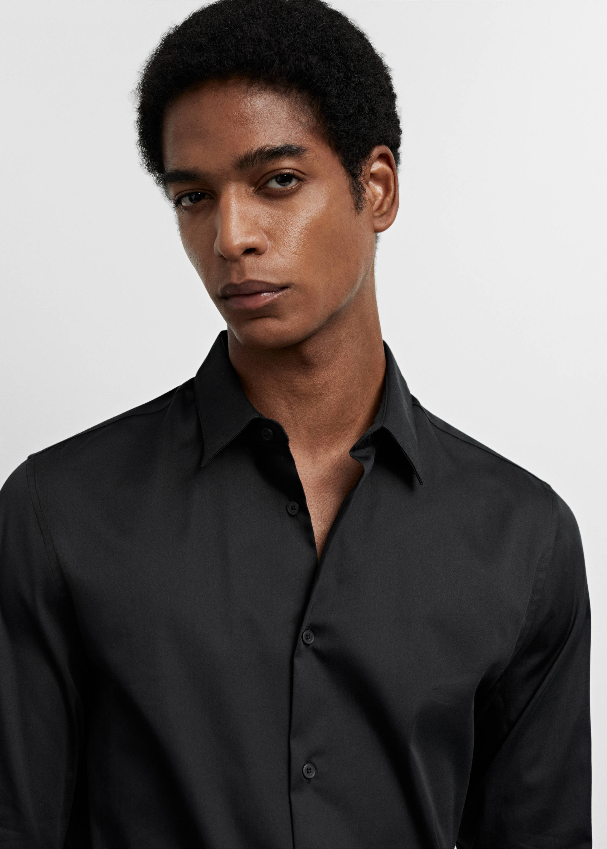 Super slim-fit poplin suit shirt - Details of the article 1, Black. Ref: 67050268-00.