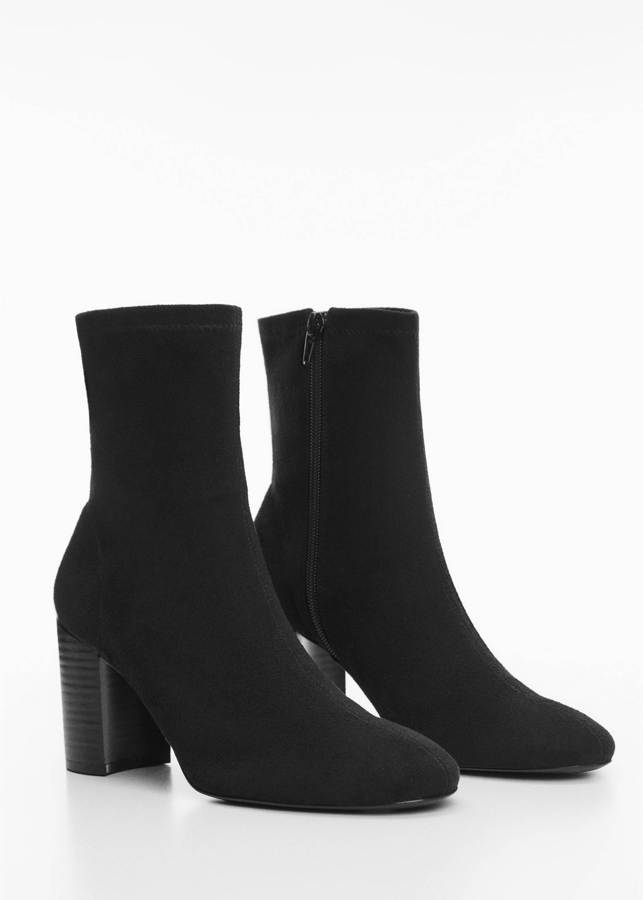 Round-toe heeled ankle boots - Medium plane