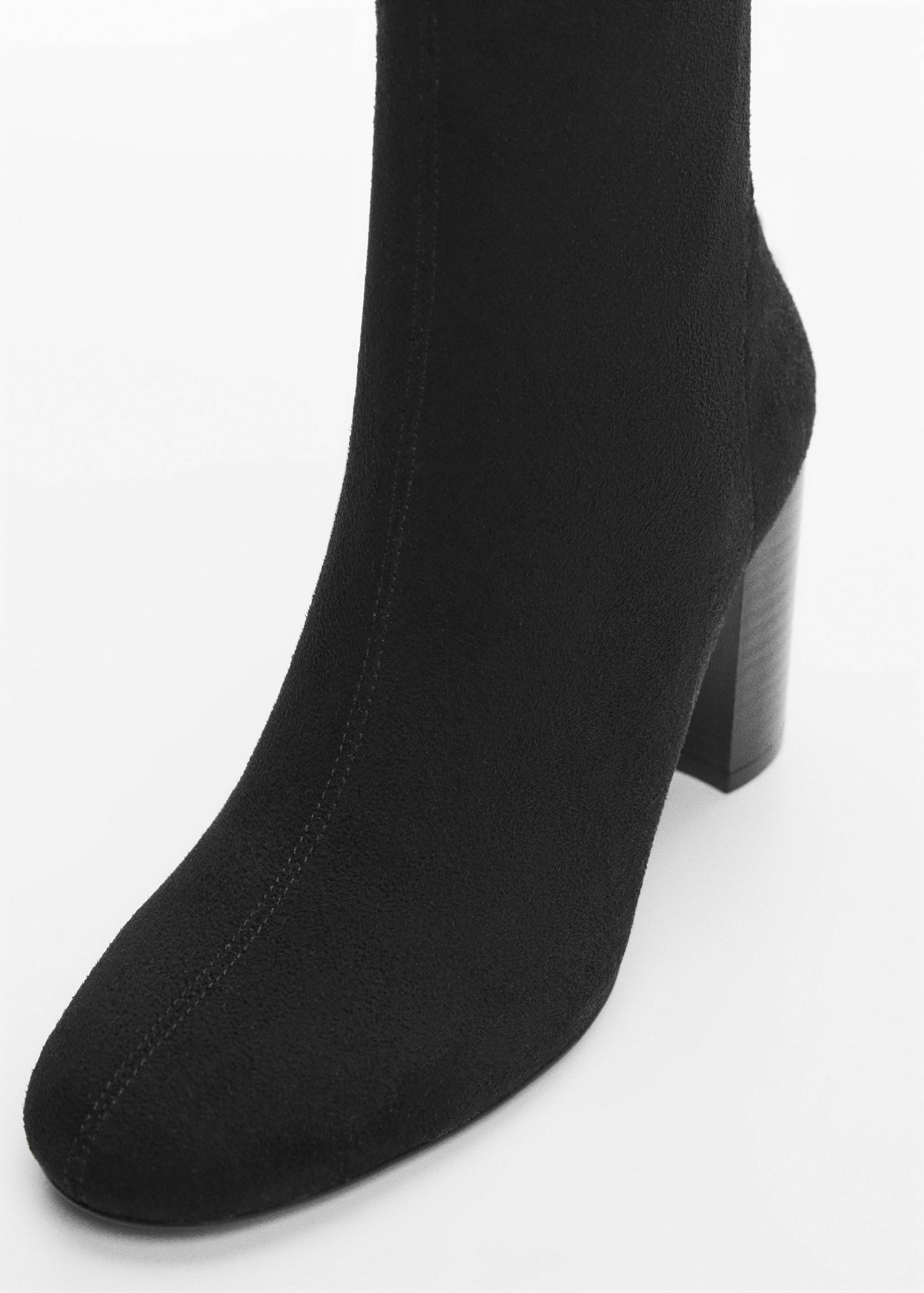 Round-toe heeled ankle boots - Details of the article 2