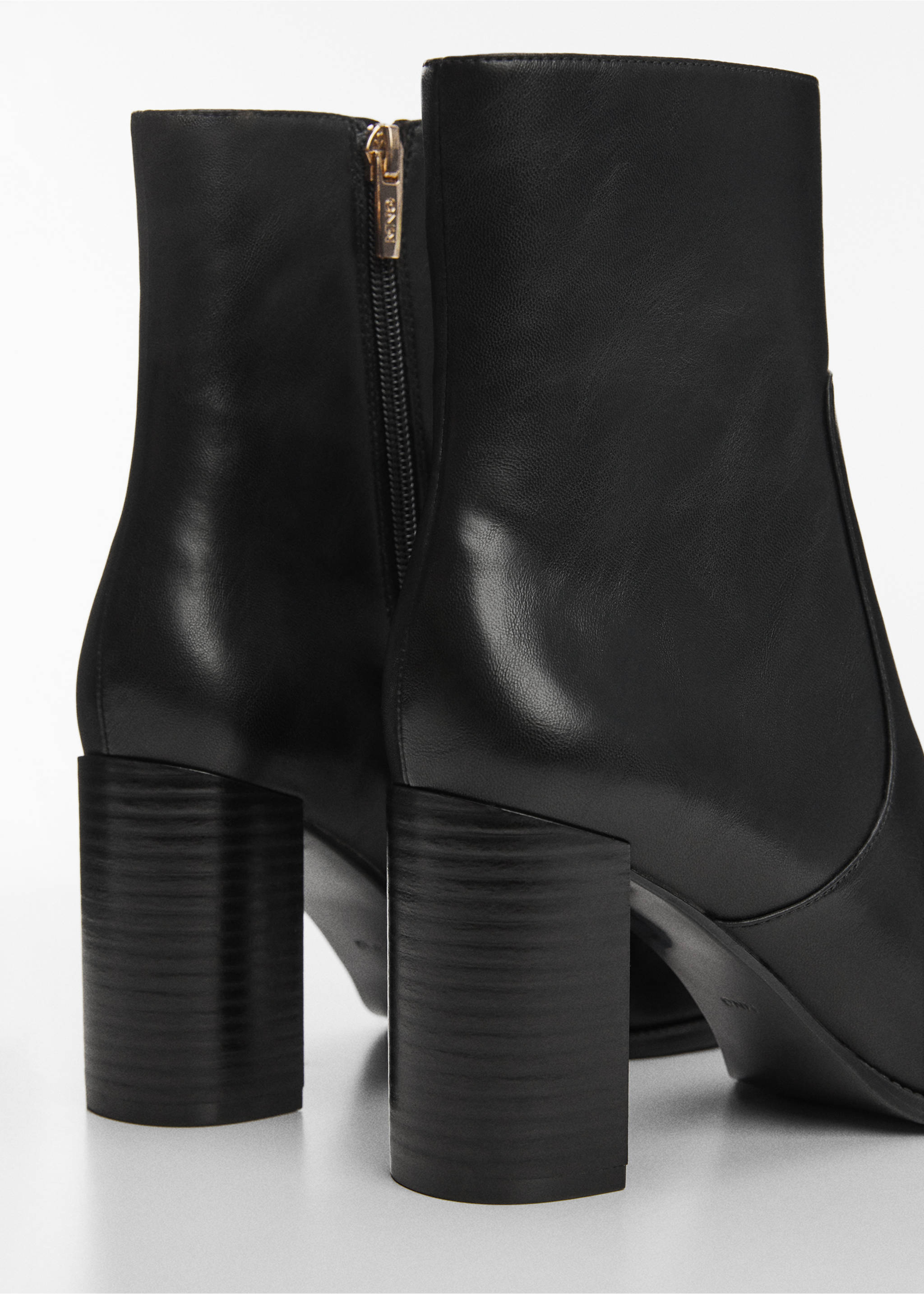 Bottines pointues à talon - Détail de l'article 1, Noir. Ref: 67050278-00.