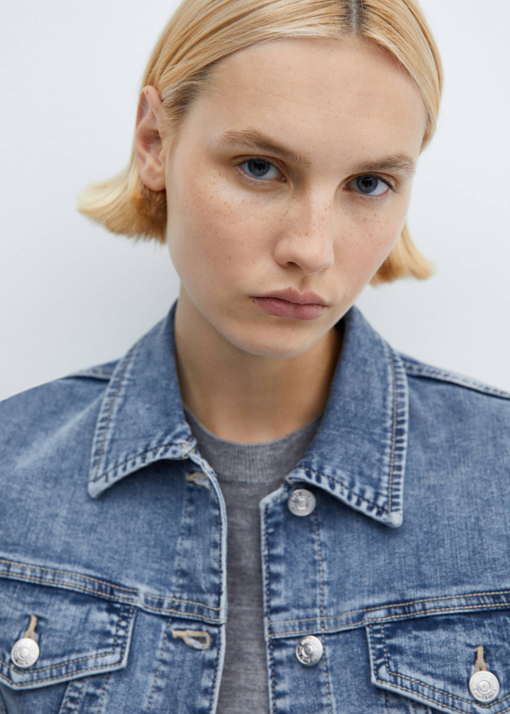 Pocketed denim jacket - Details of the article 1
