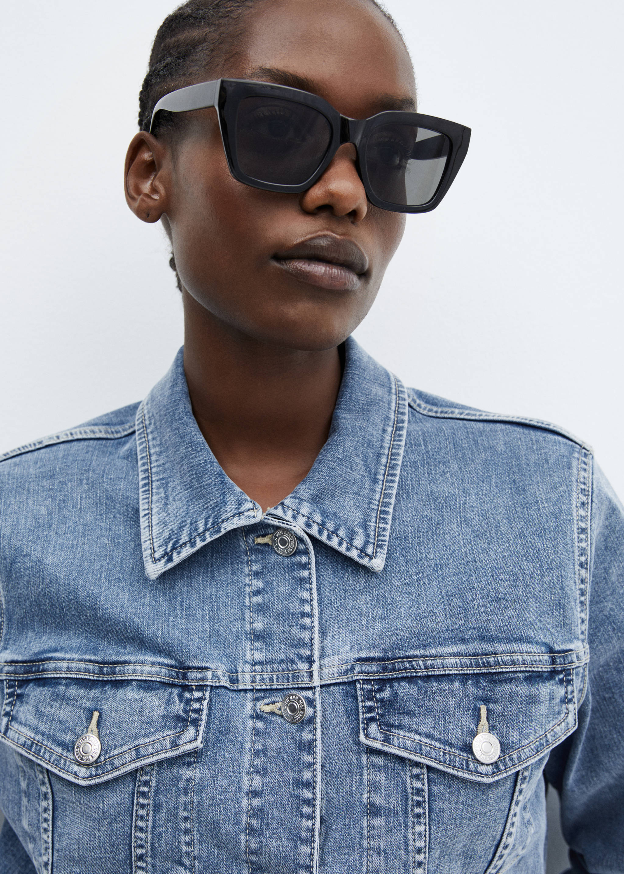 Pocketed denim jacket - Details of the article 4