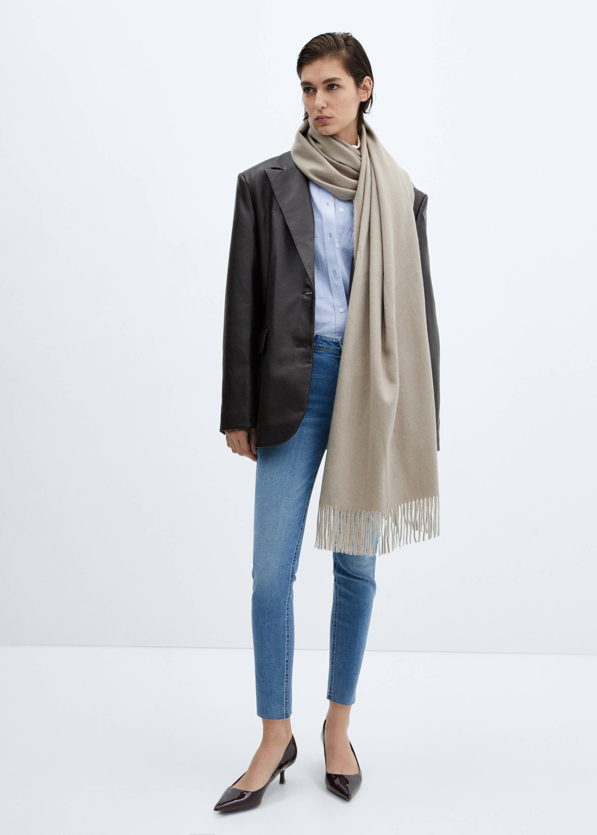 Укороченные джинсы-скинни - Общий план