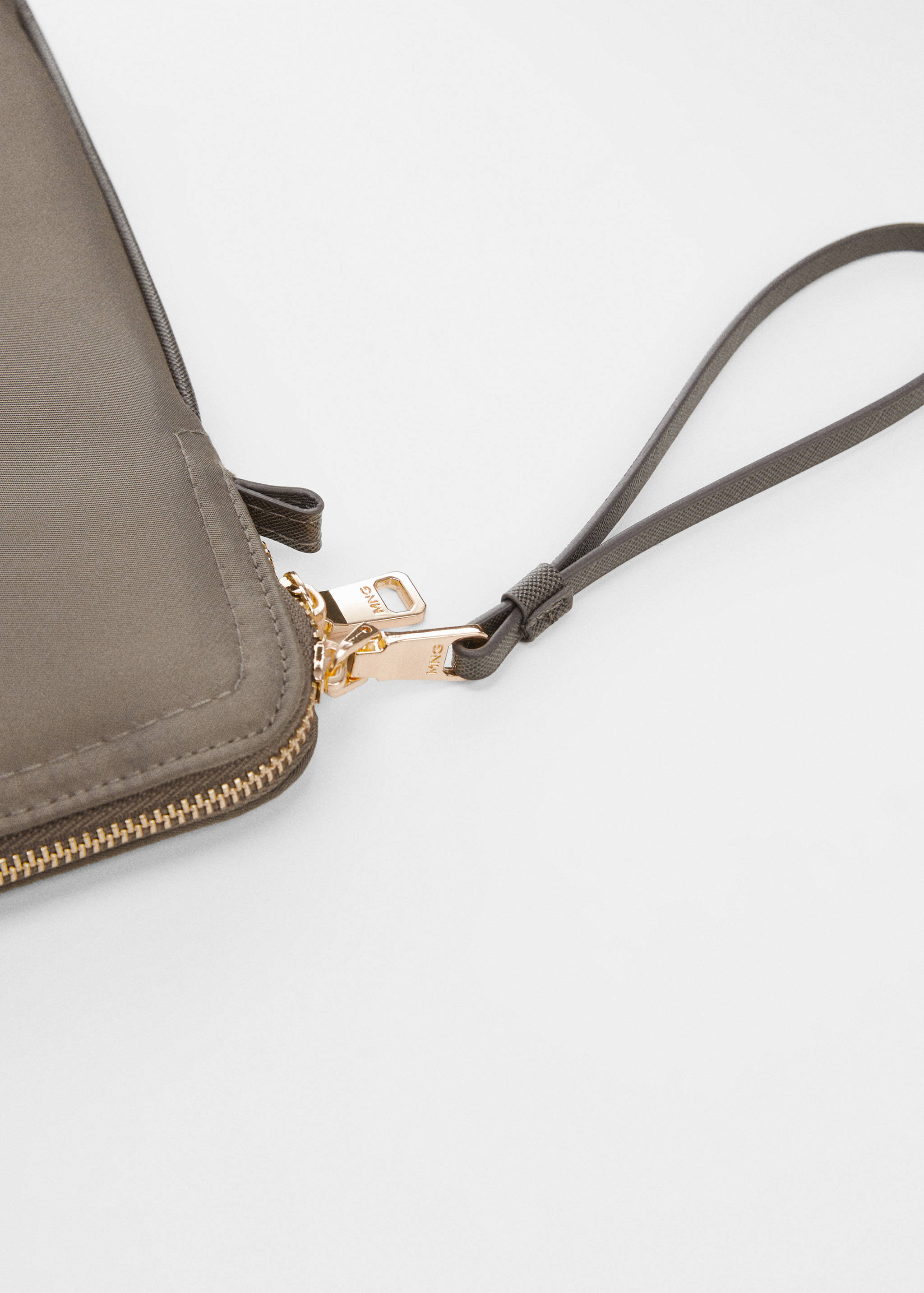 Logo laptop case - Details of the article 1