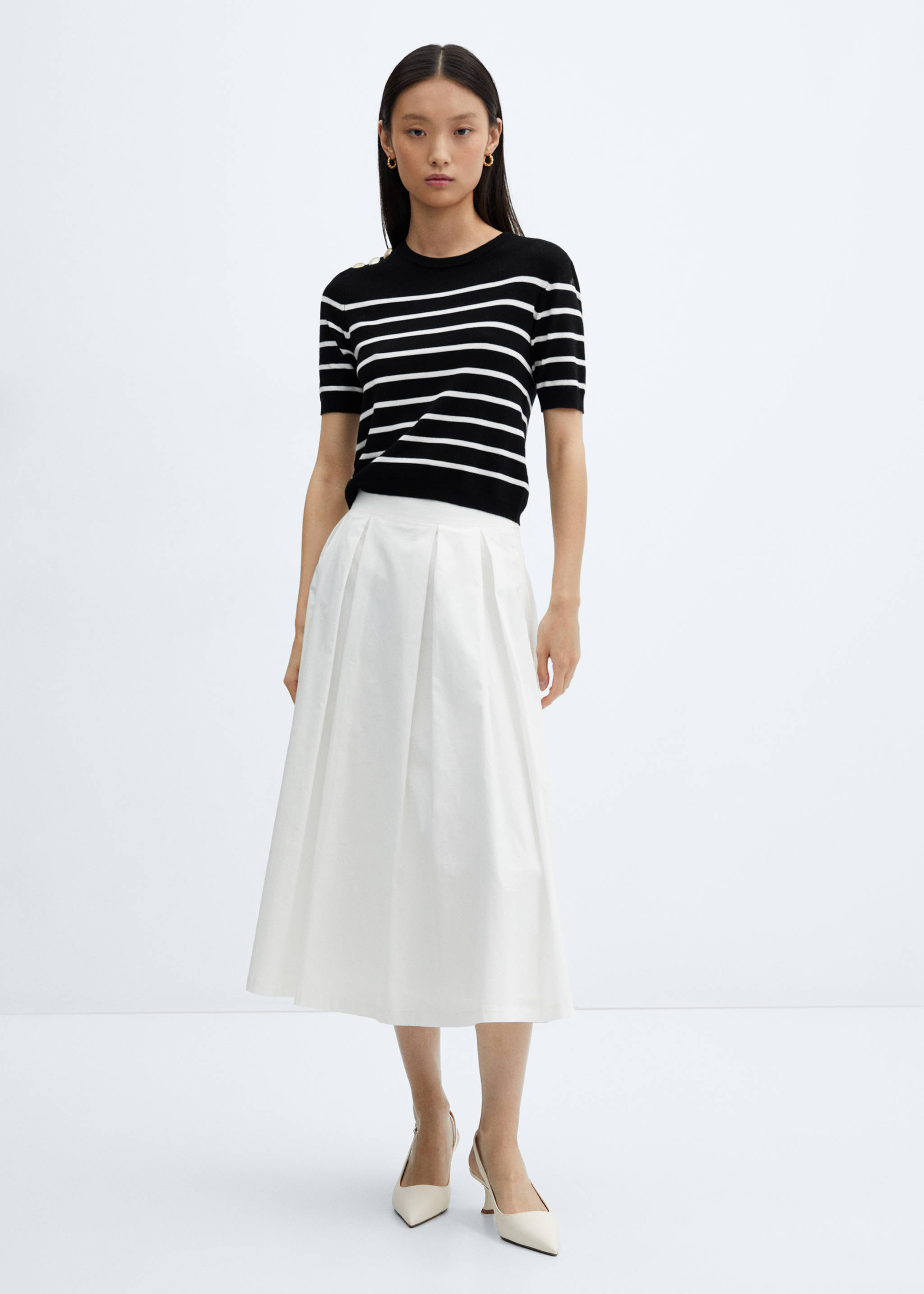 Buttoned striped sweater - General plane