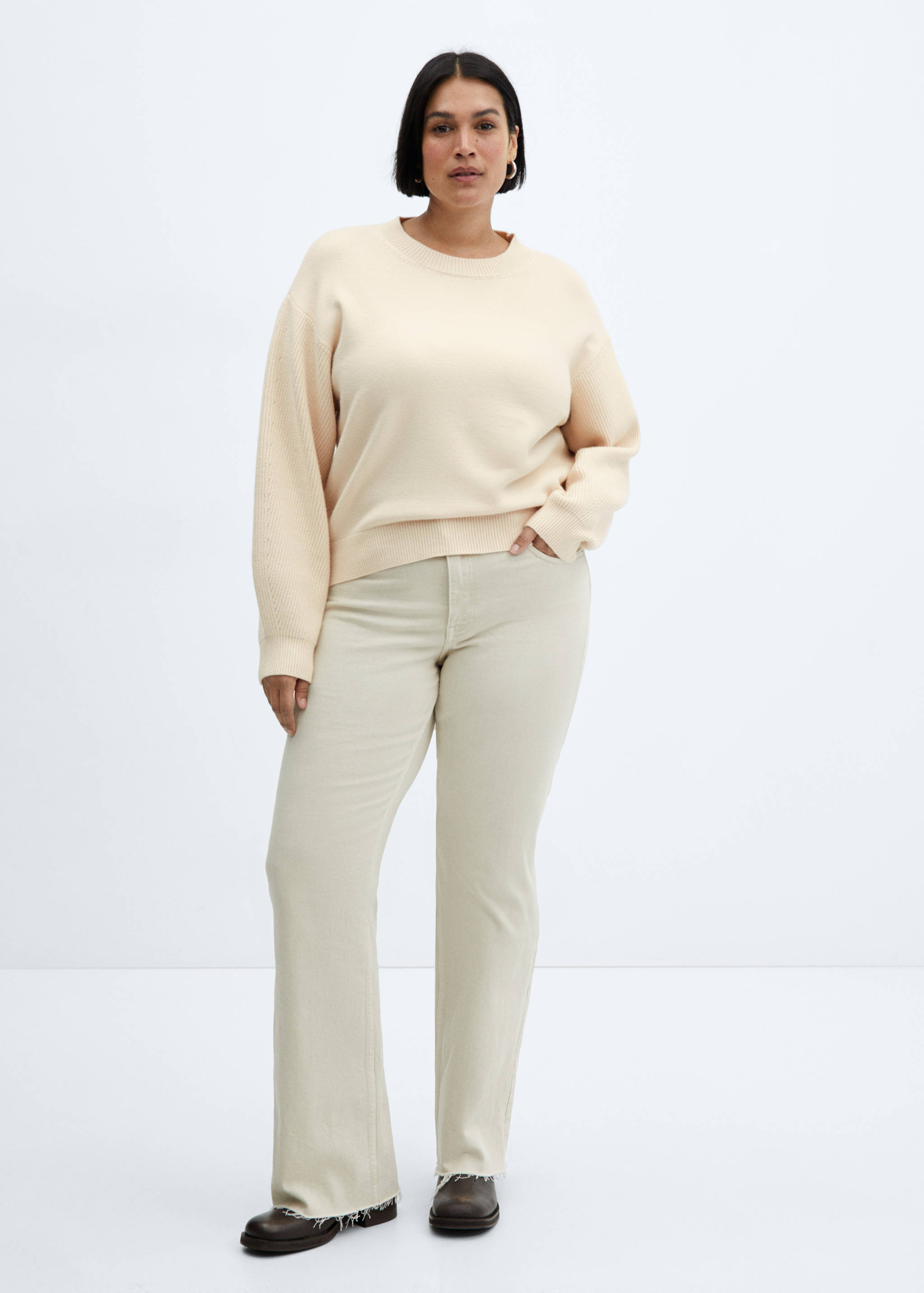 Round-neck knitted sweater - Details of the article 3