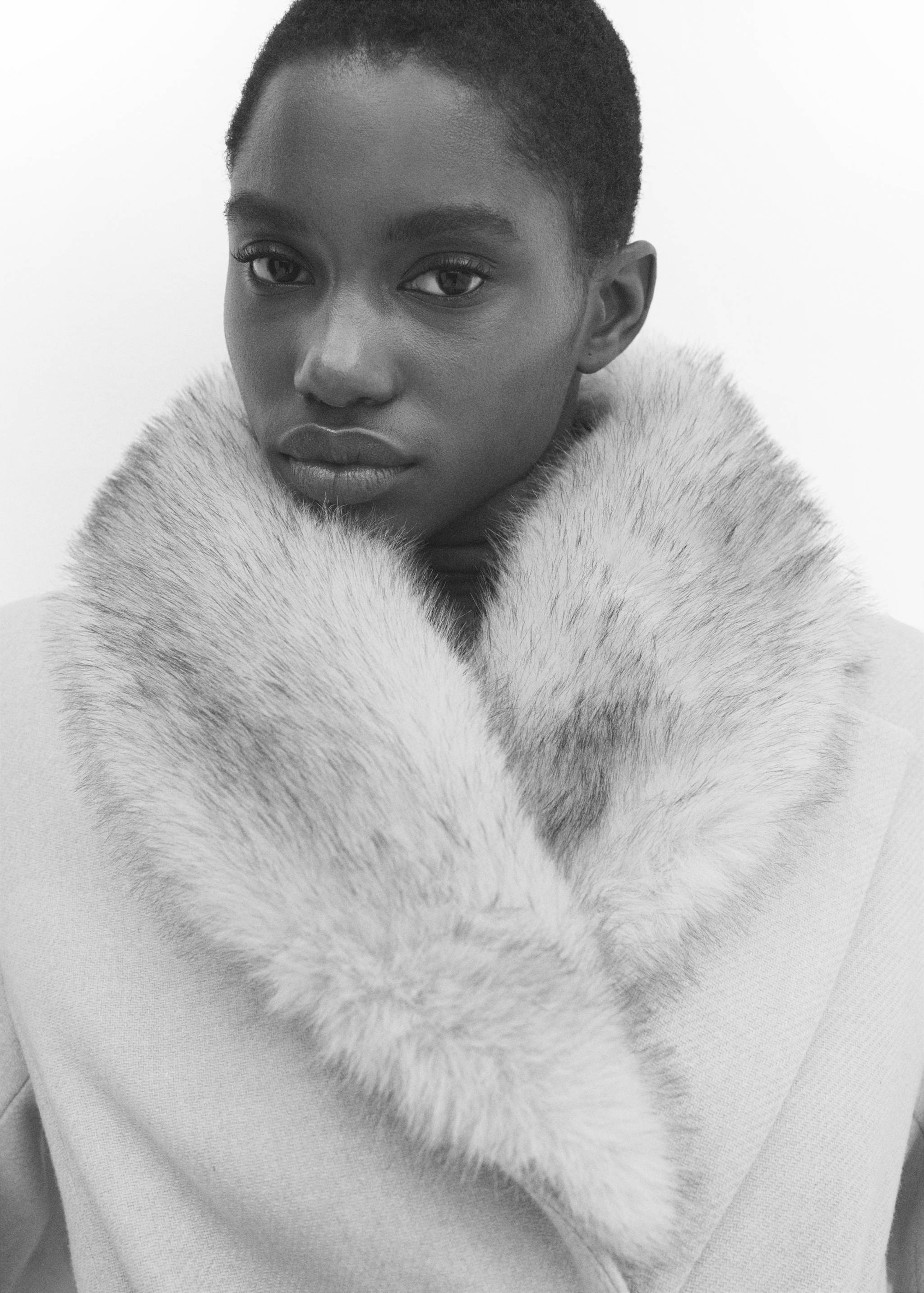 Manteco wool coat with detachable fur collar - Details of the article 1
