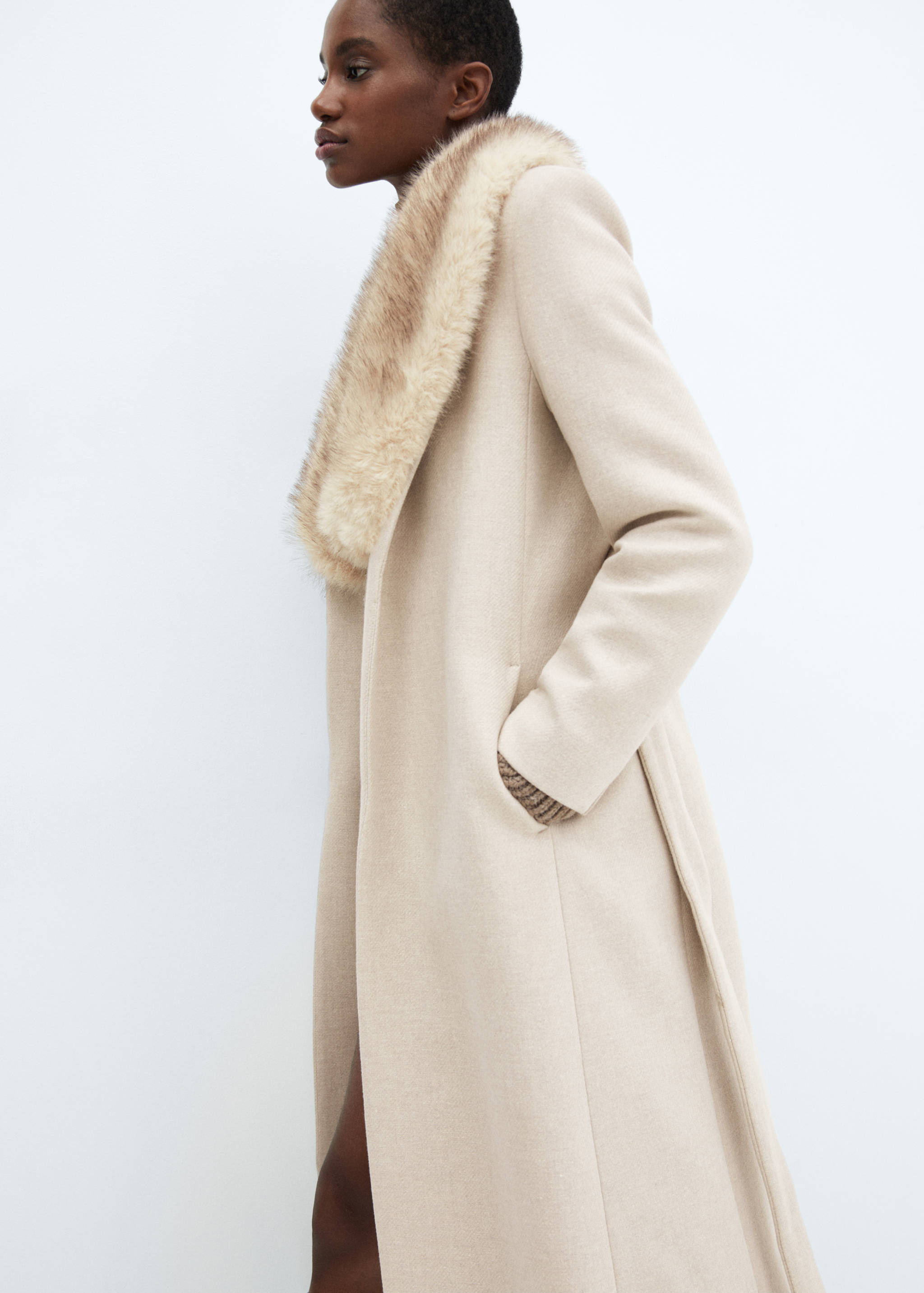 Manteco wool coat with detachable fur collar - Details of the article 2