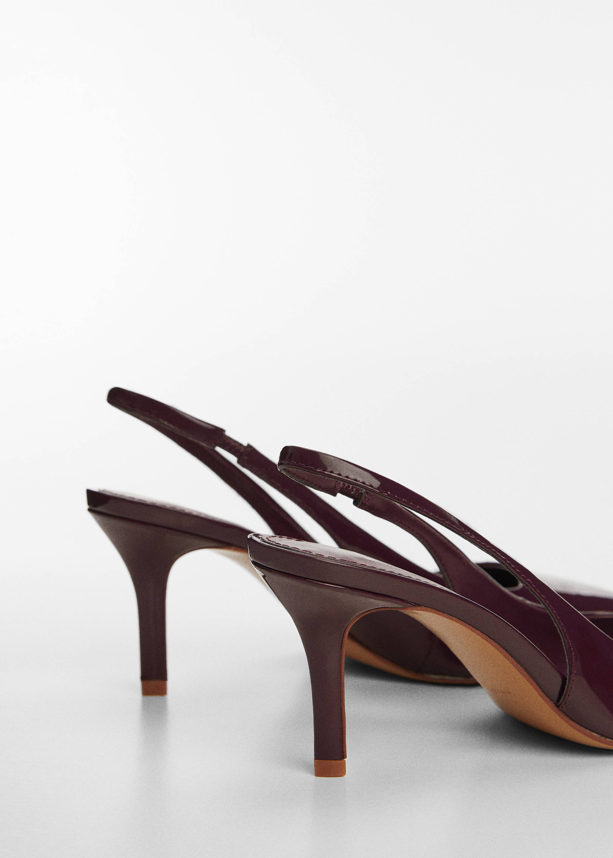 Туфли с острым мысом и открытой пяткой - Деталь изделия 1