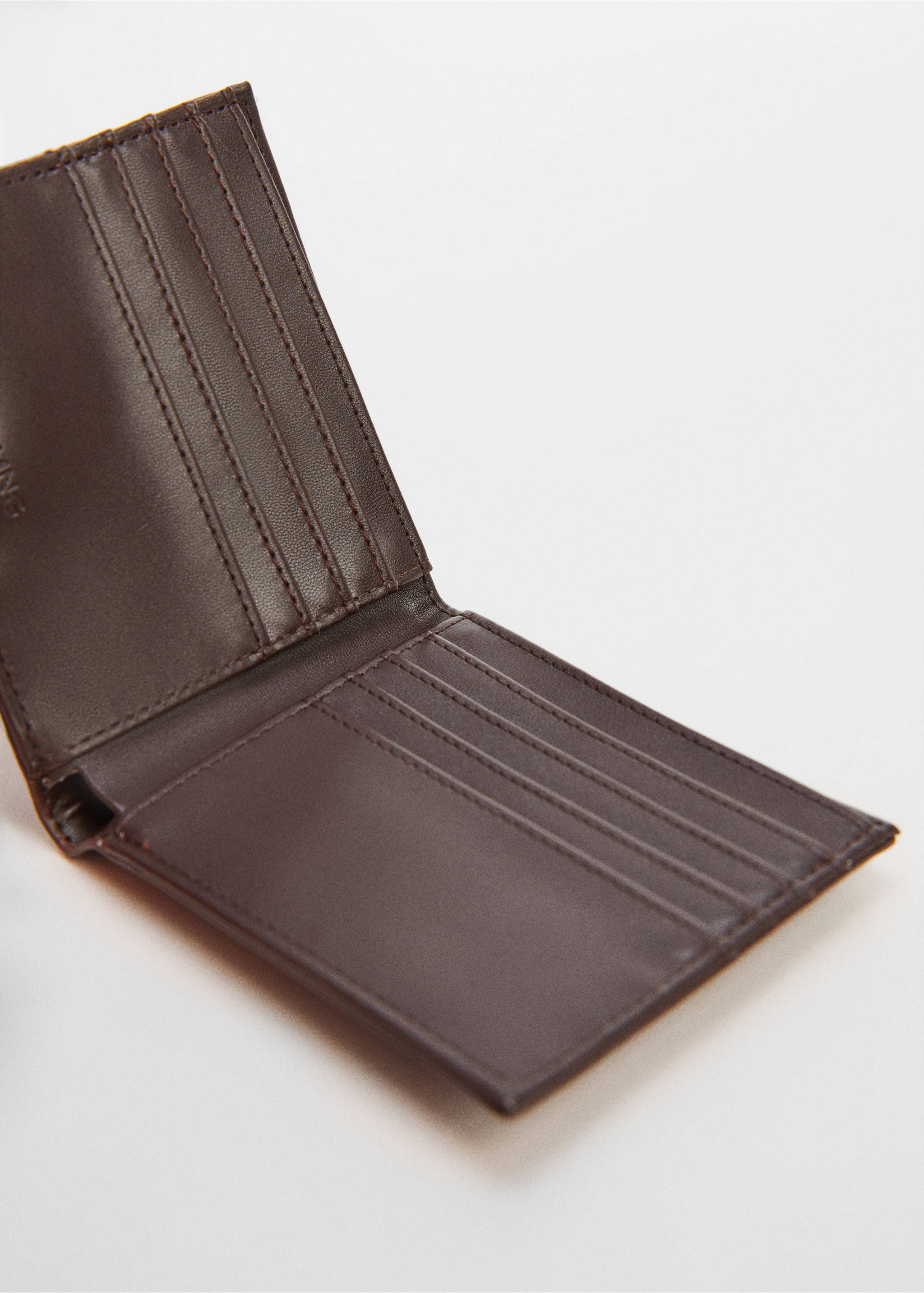 Anti-contactless card holder wallet - Details of the article 1, Chocolate. Ref: 67050638-01.