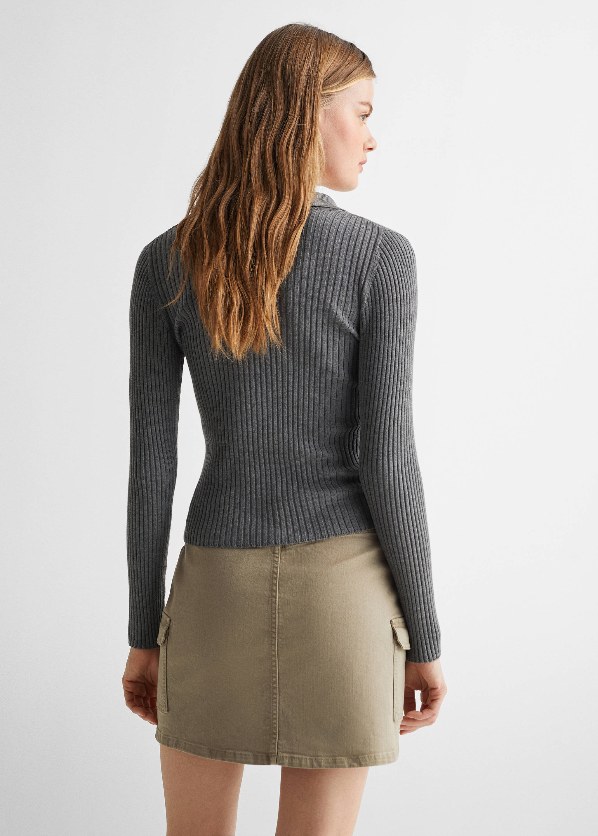 Gerippter Pullover mit Poloshirt-Kragen - Rückseite des Artikels