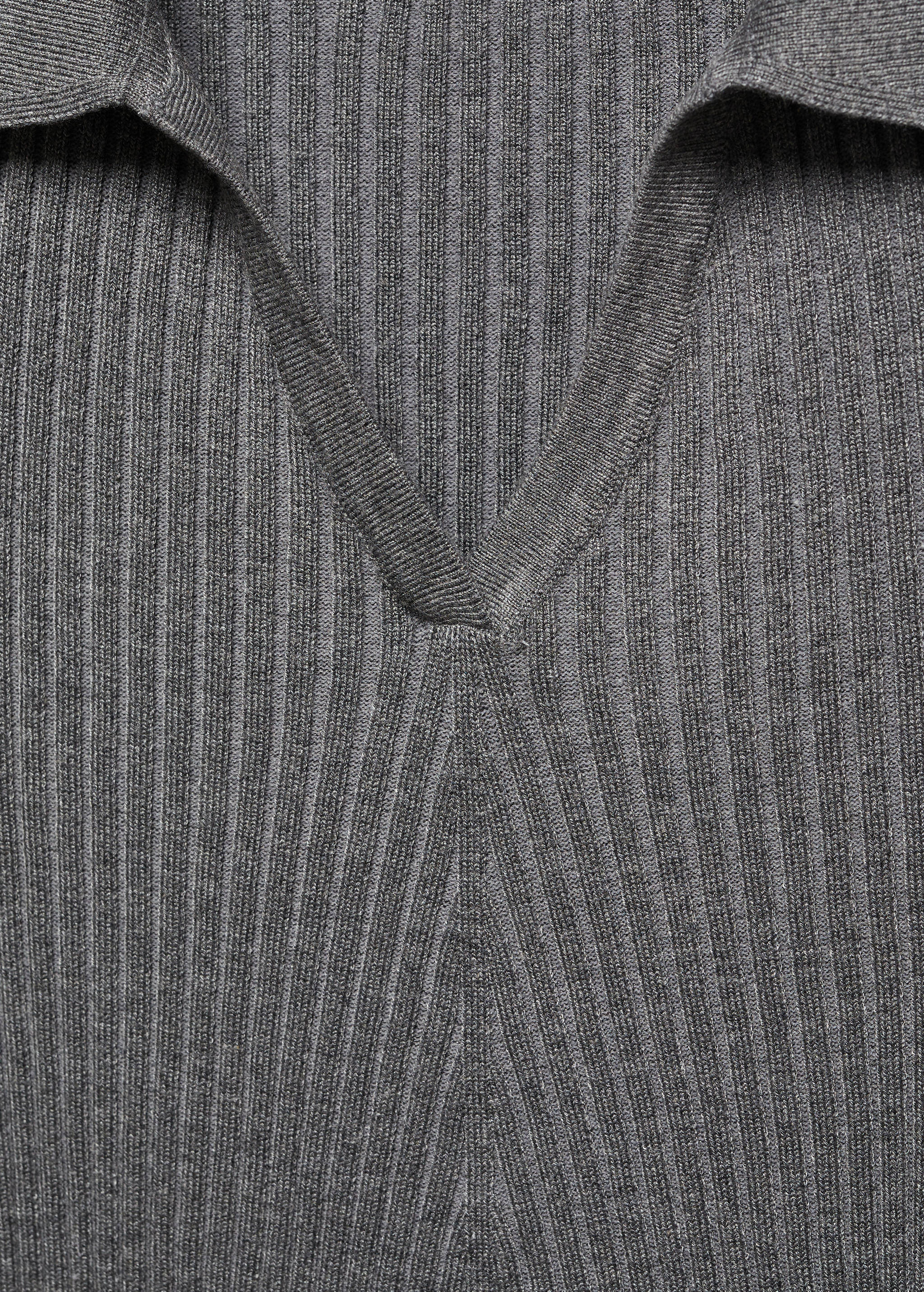 Gerippter Pullover mit Poloshirt-Kragen - Detail des Artikels 8