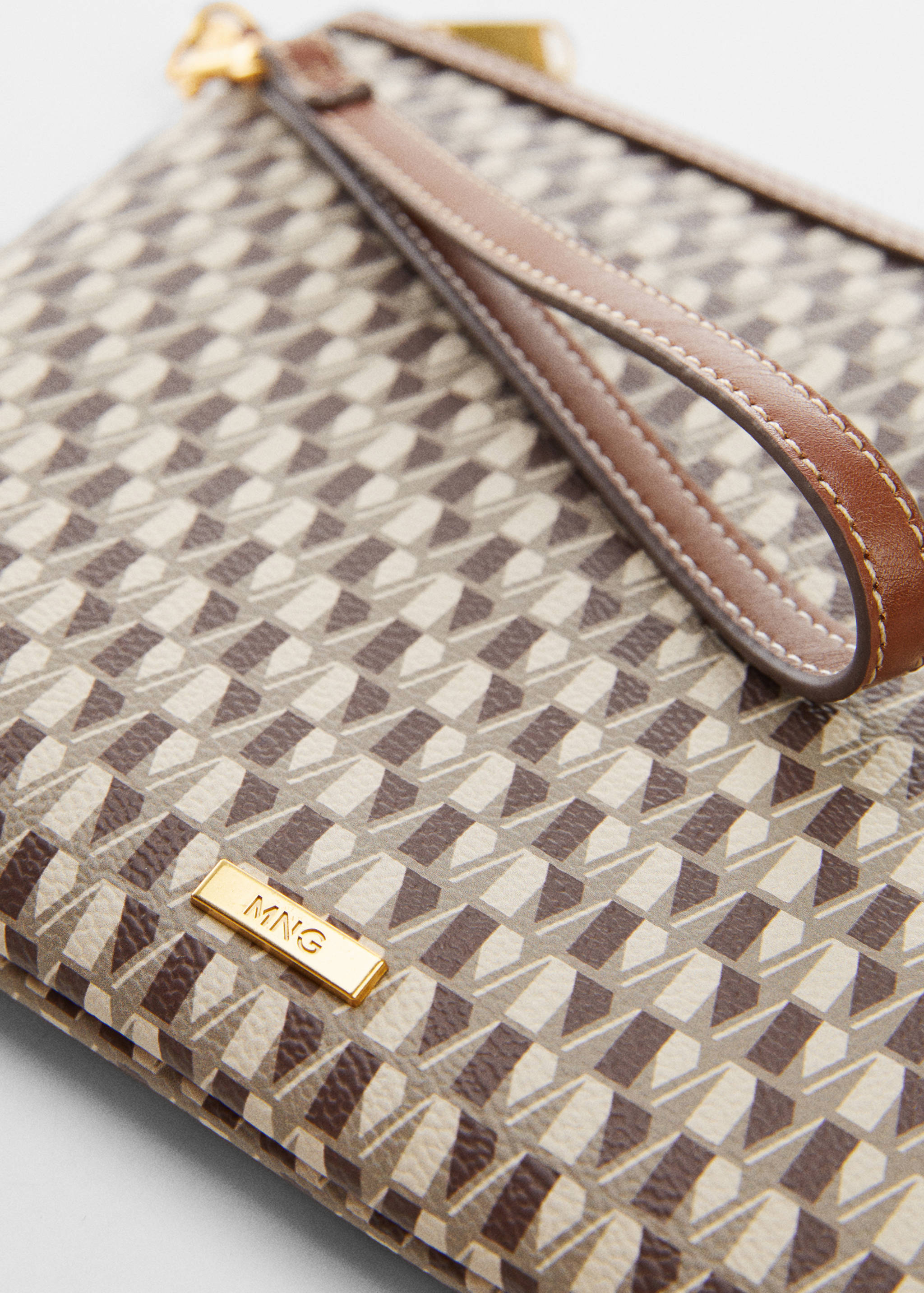 Pochette estampado logo - Detalle del artículo 1