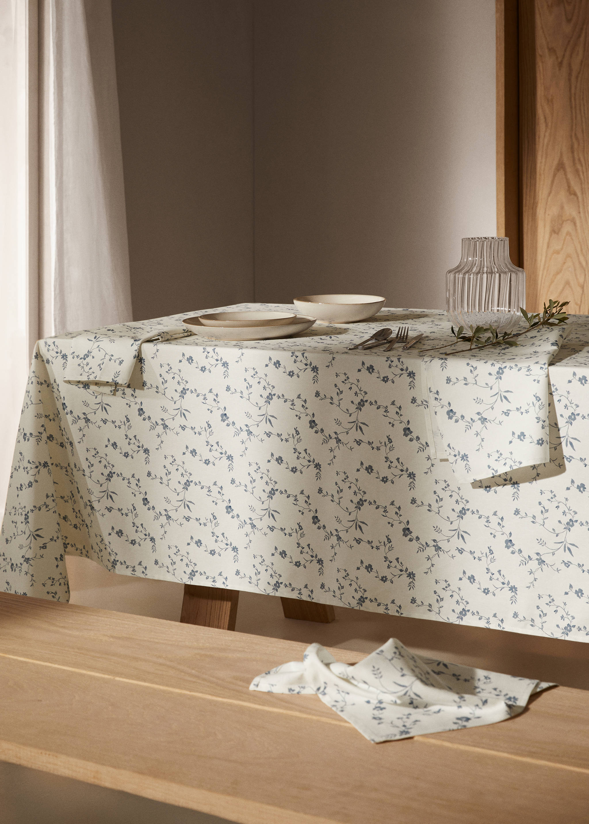 Floral-print cotton tablecloth 170x250cm - General plane