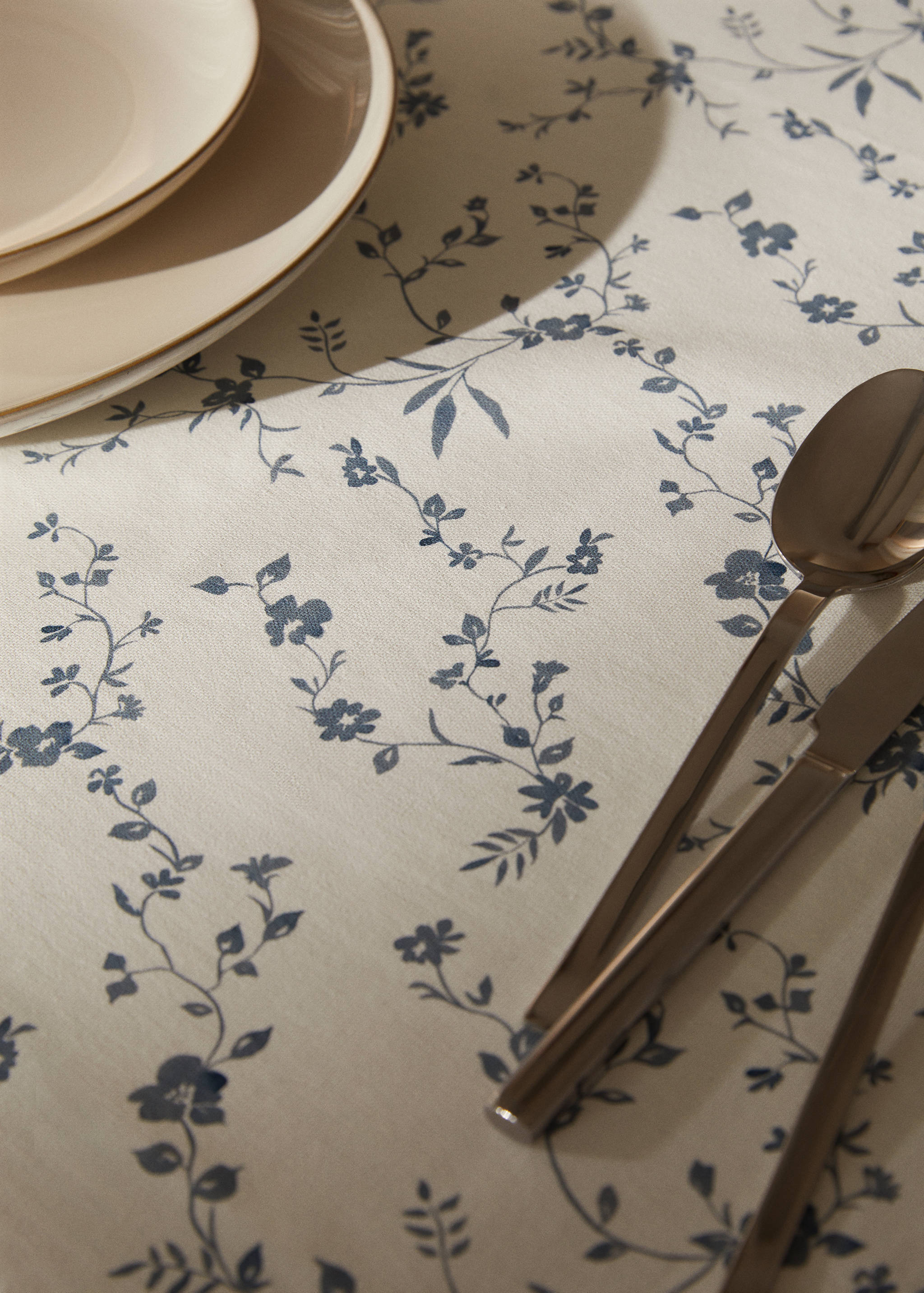 Floral-print cotton tablecloth 170x250cm - Details of the article 7