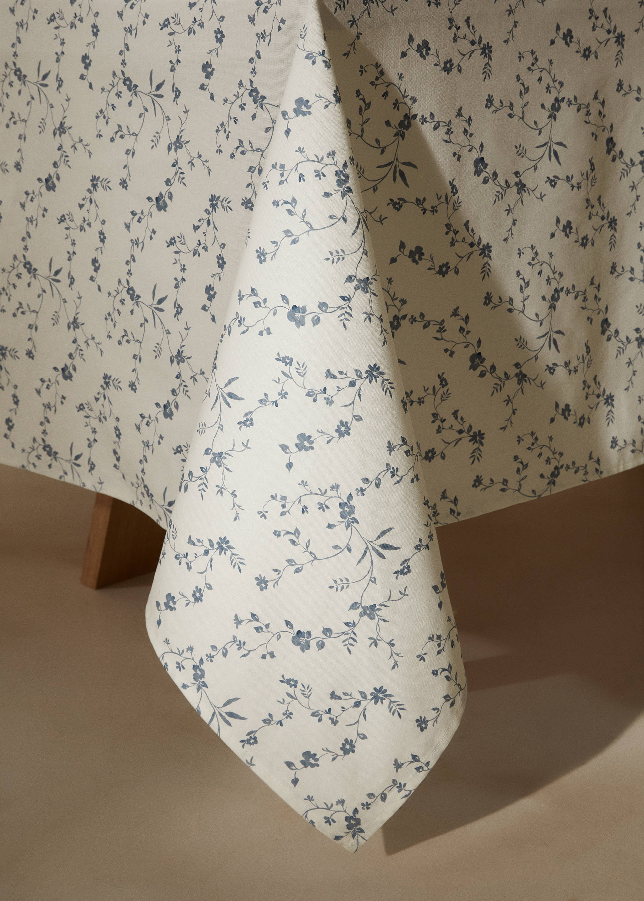 Floral-print cotton tablecloth 170x250cm - Details of the article 8