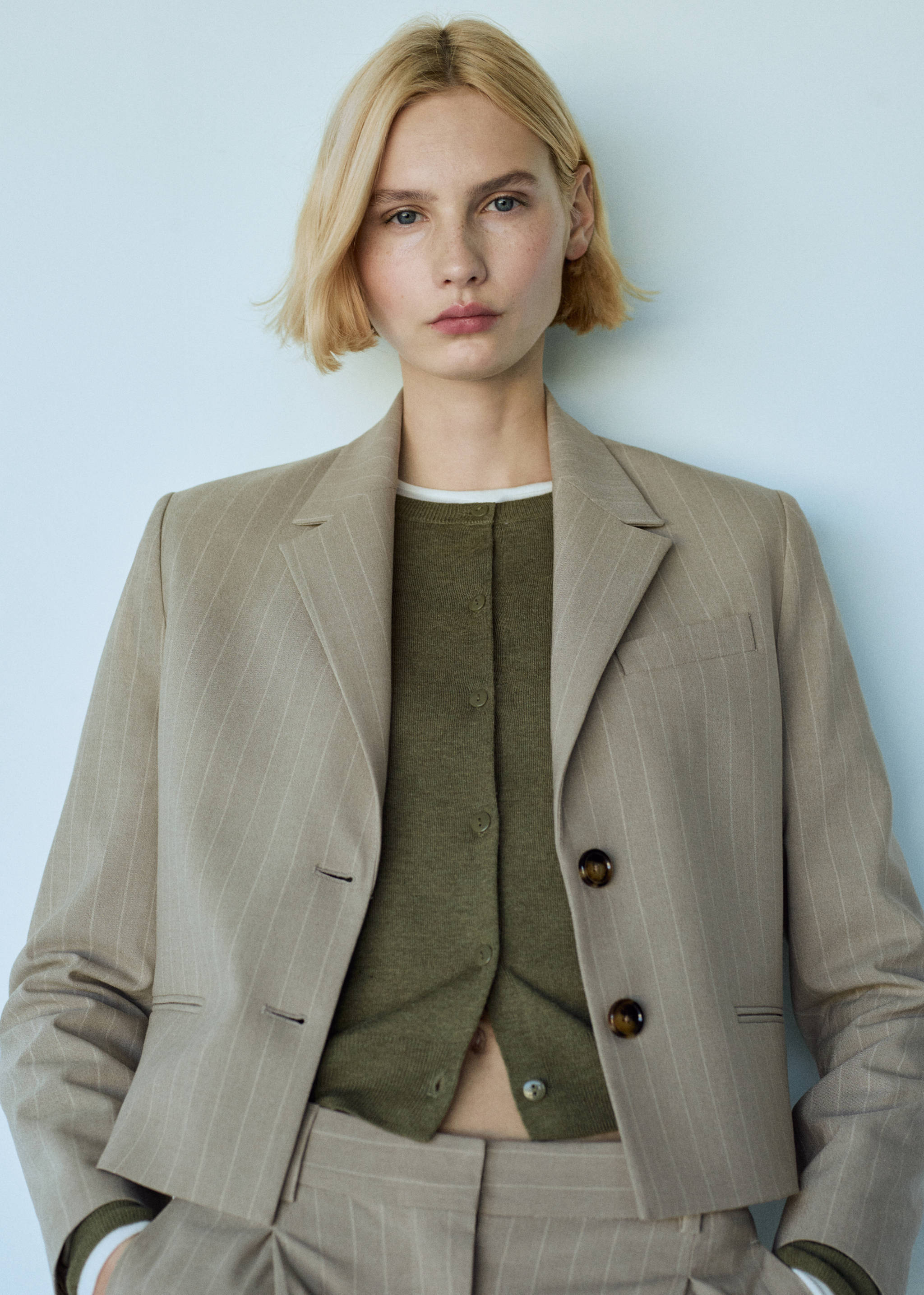 Cropped pinstripe blazer - Details of the article 7