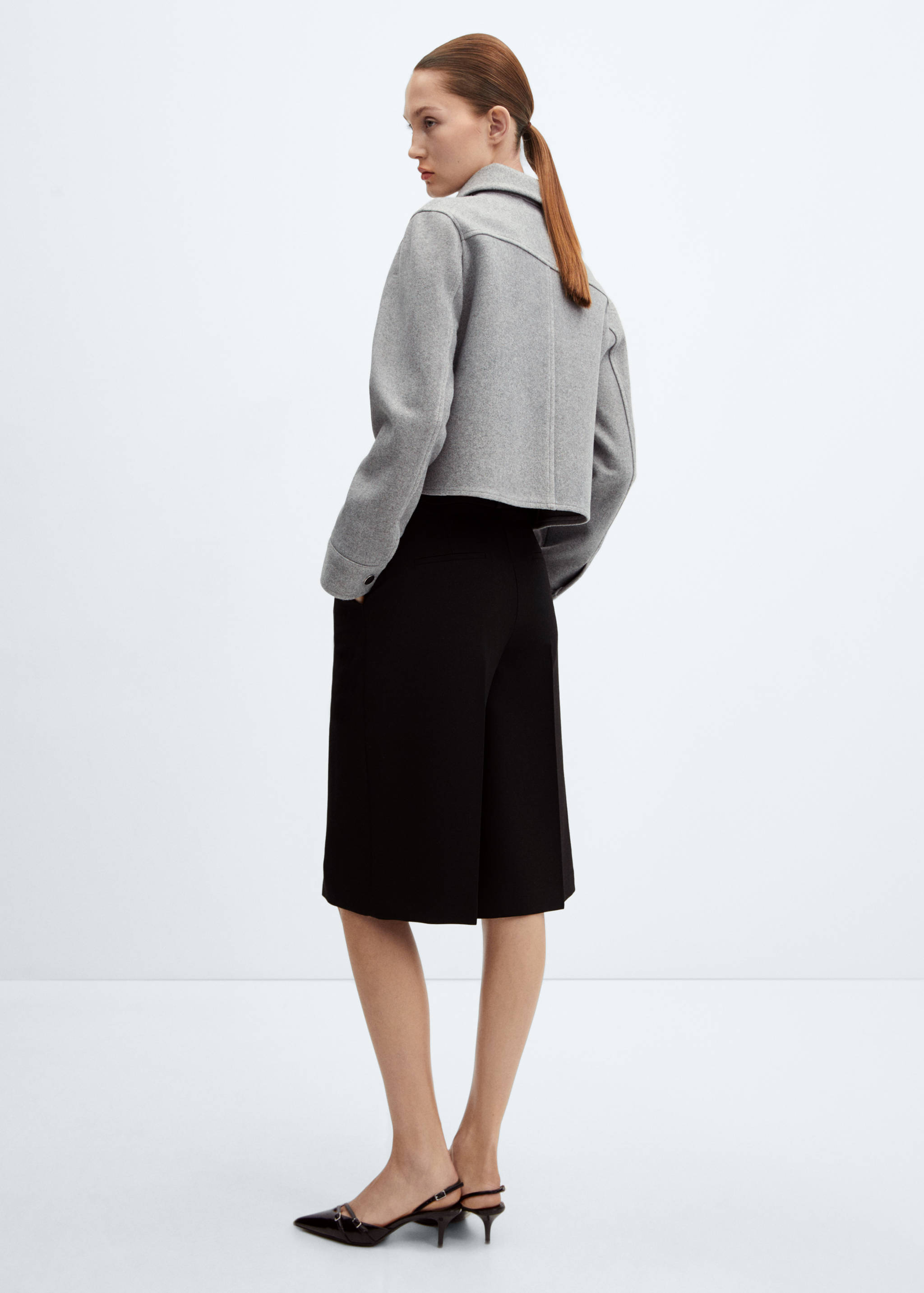 Jacket with zip pockets - Reverse of the article