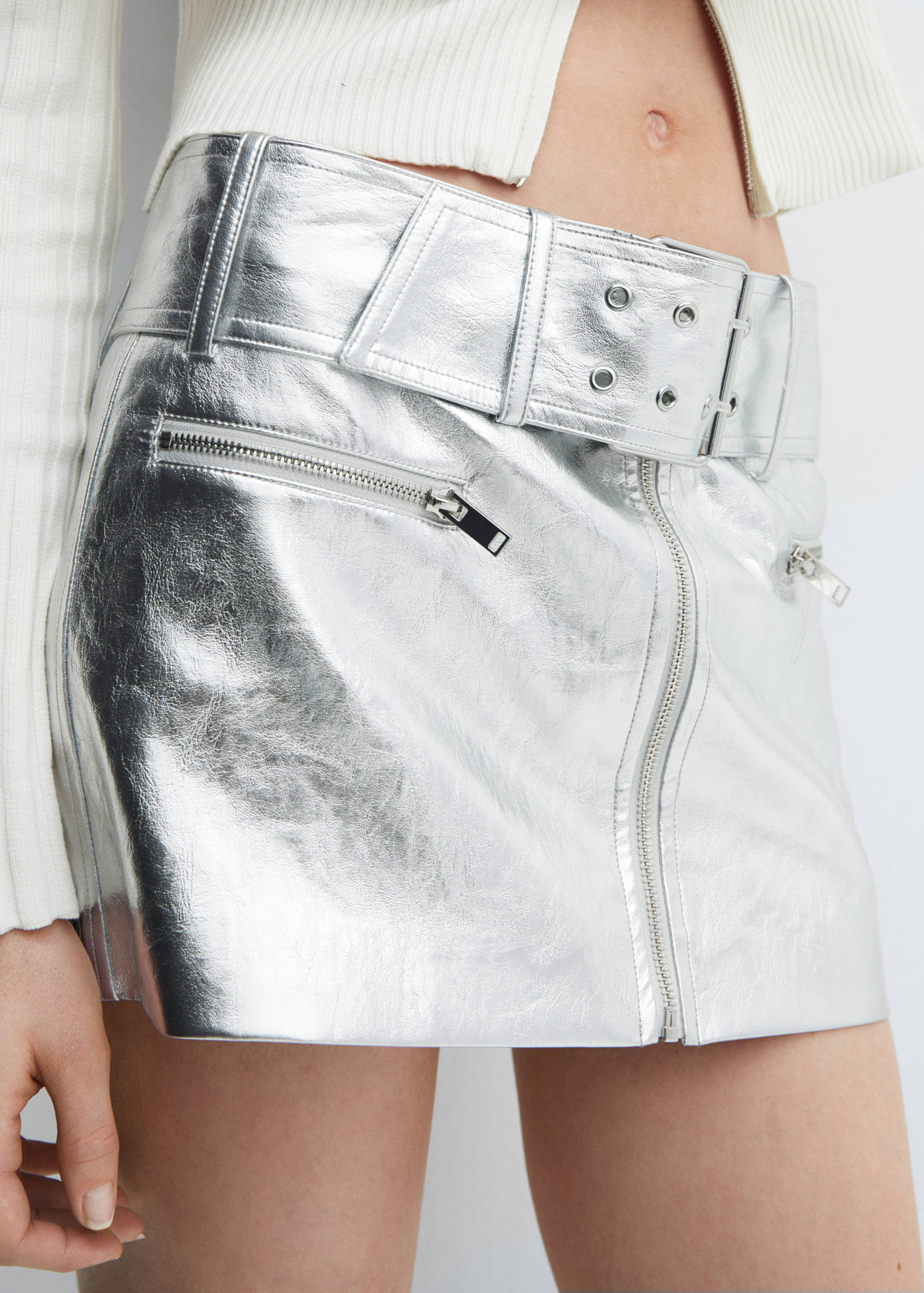 Metallic mini-skirt with belt - Details of the article 6