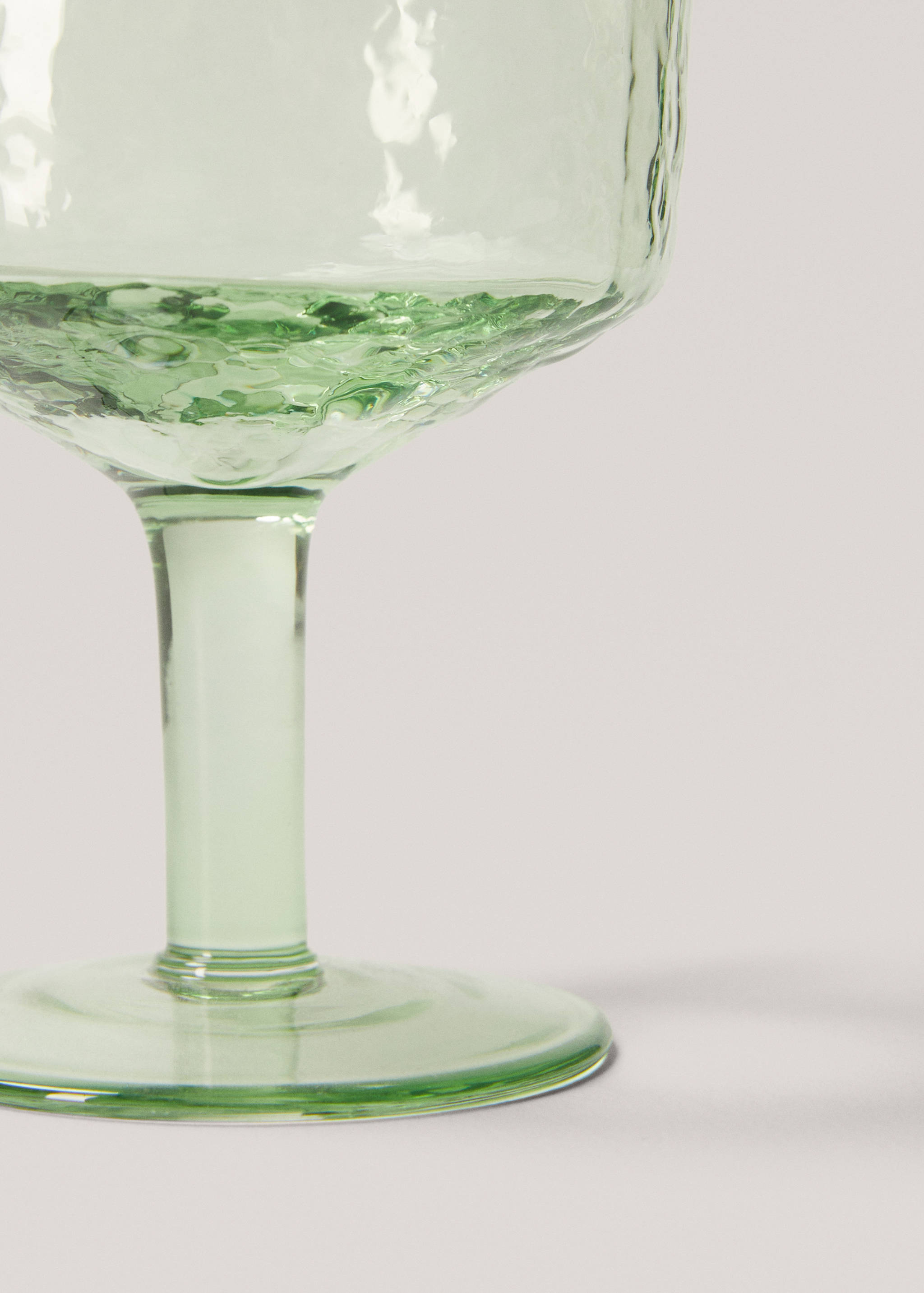 Embossed glass goblet - Details of the article 1