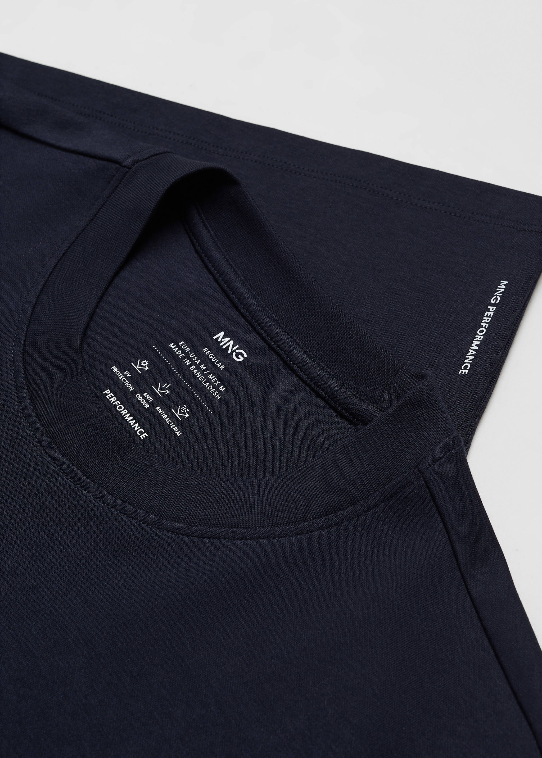 Breathable cotton t-shirt - Details of the article 8