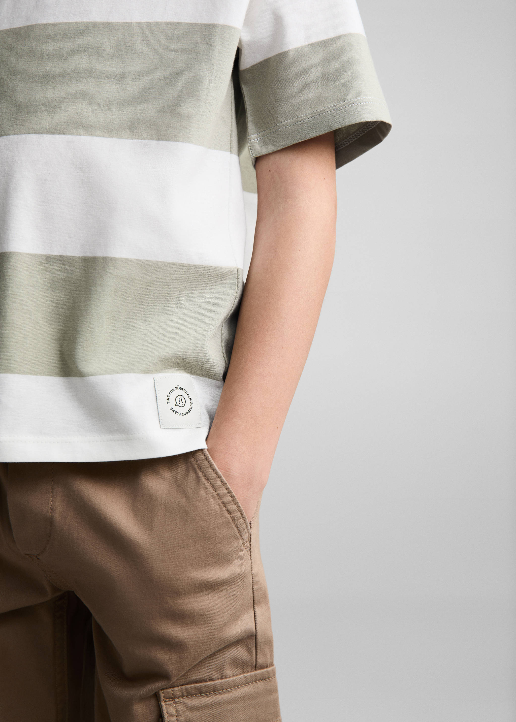 Printed striped T-shirt - Details of the article 6