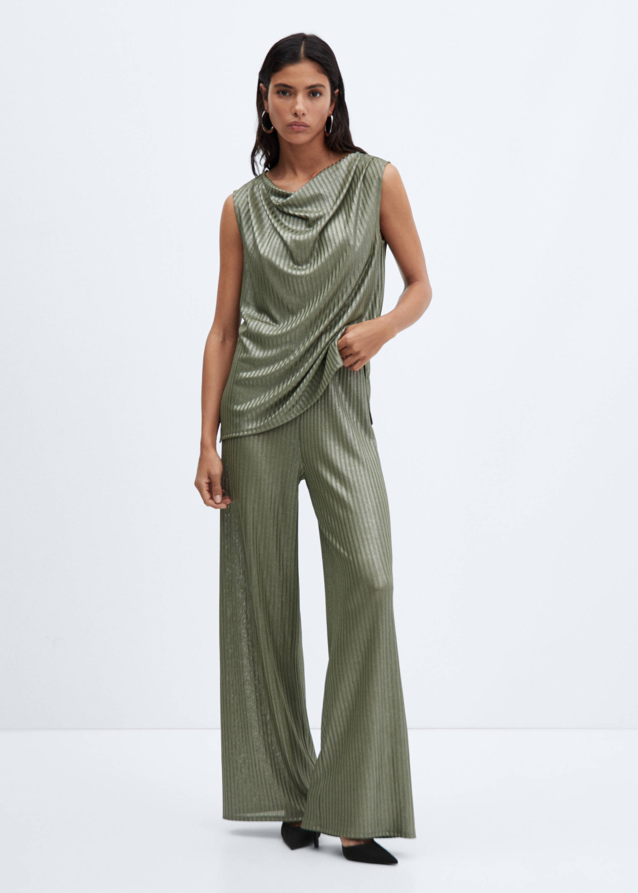 Draped neckline top - General plane