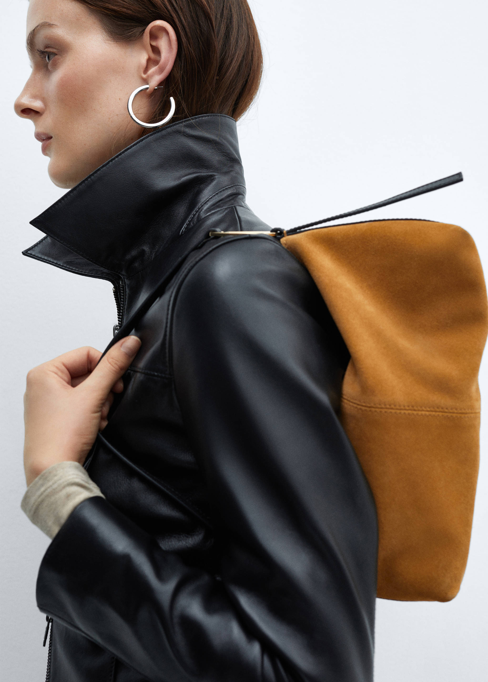 Leather shoulder bag - General plane