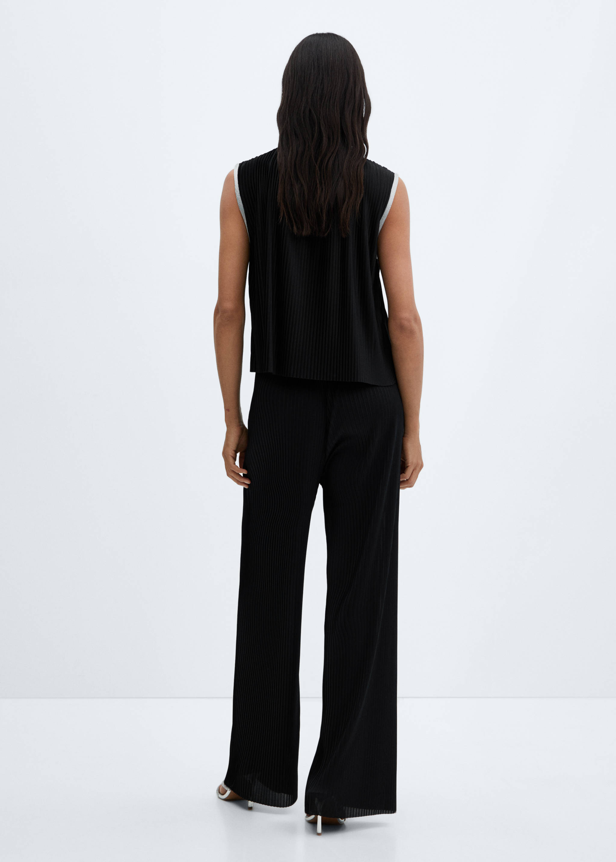 Pleated wide leg trousers - Reverse of the article