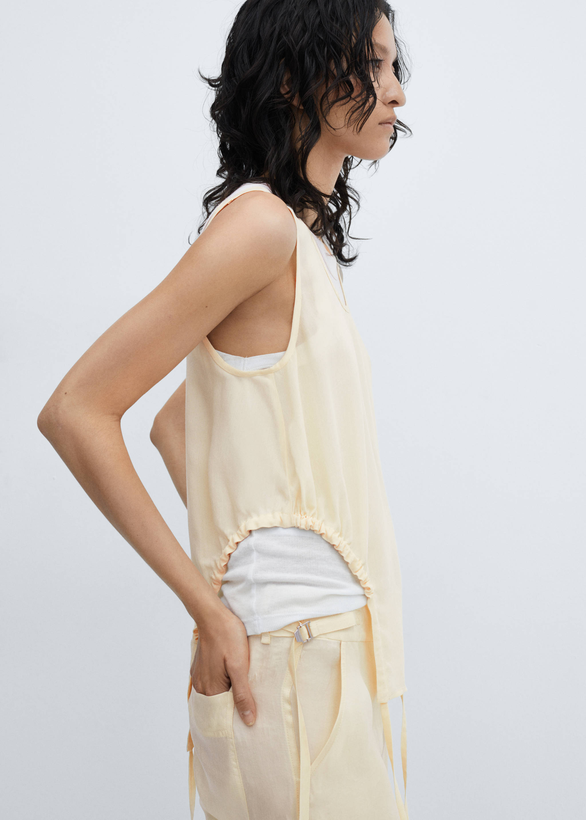 Semi-transparent top with side pleats - Medium plane