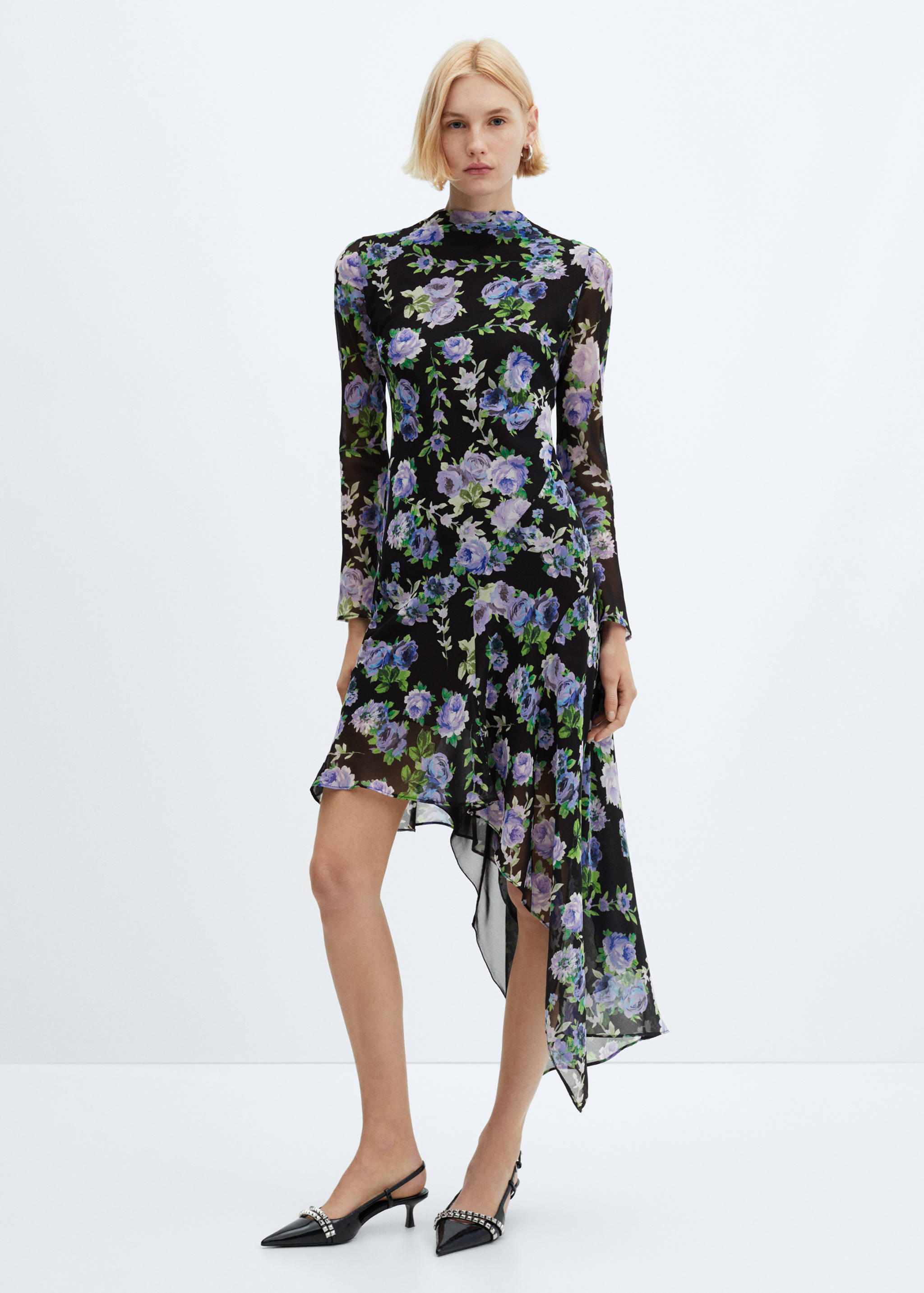 Asymmetrical floral dress - General plane