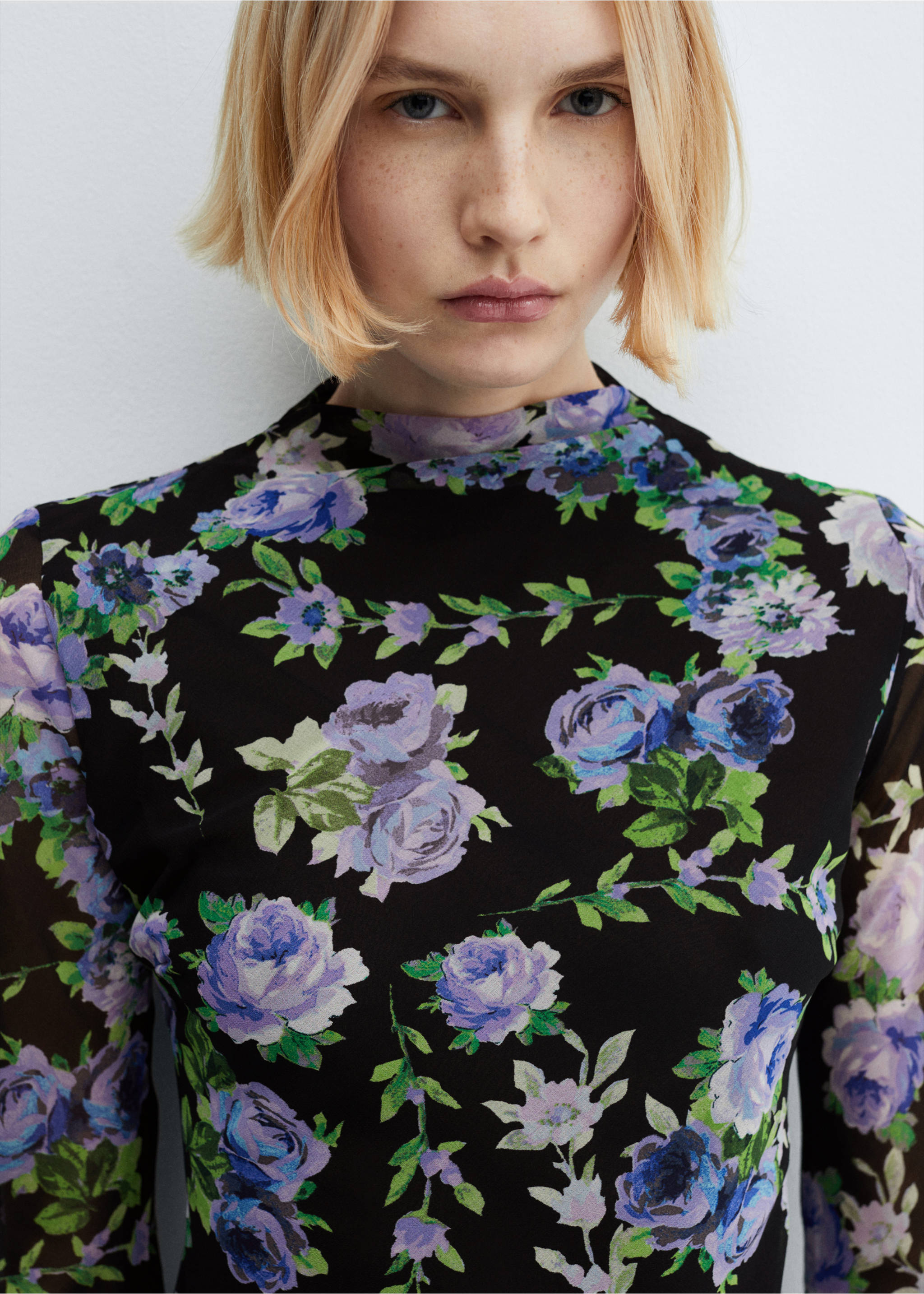 Asymmetrical floral dress - Details of the article 1, Black. Ref: 67055756-00.