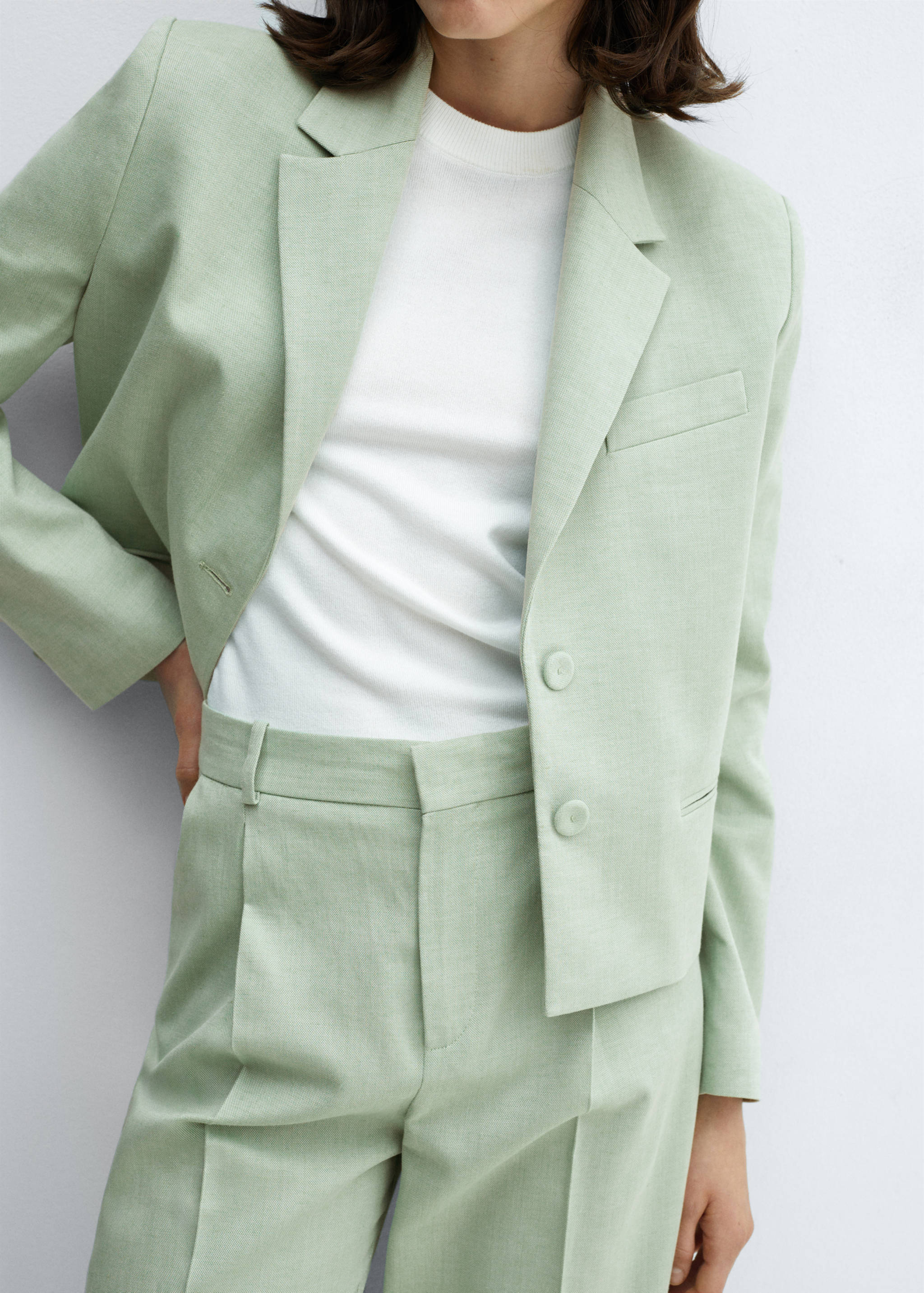 Cropped blazer with buttons - Details of the article 6