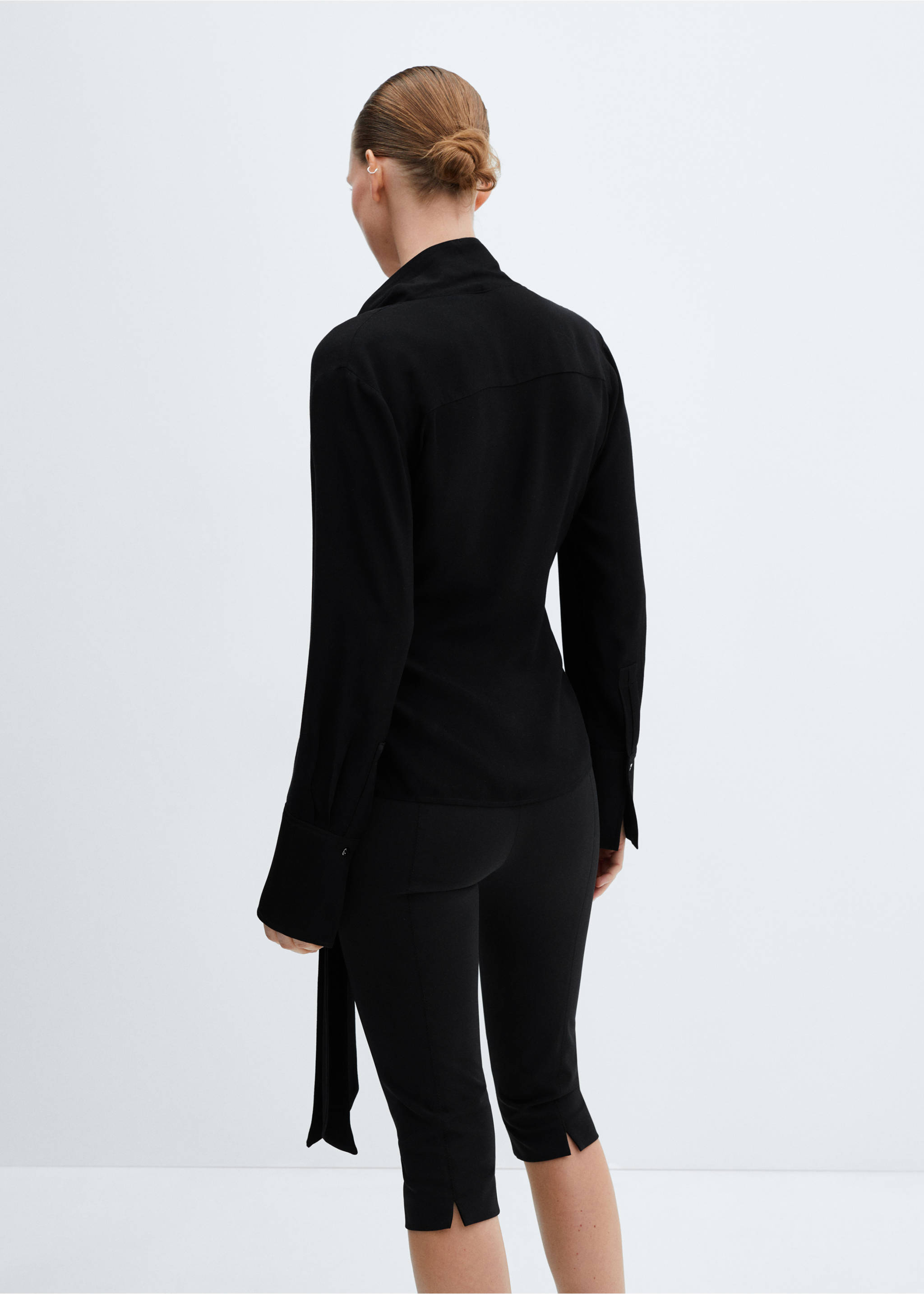 Blusa cruzada lazo - Reverso del artículo, Negro. Ref: 67055759-00.