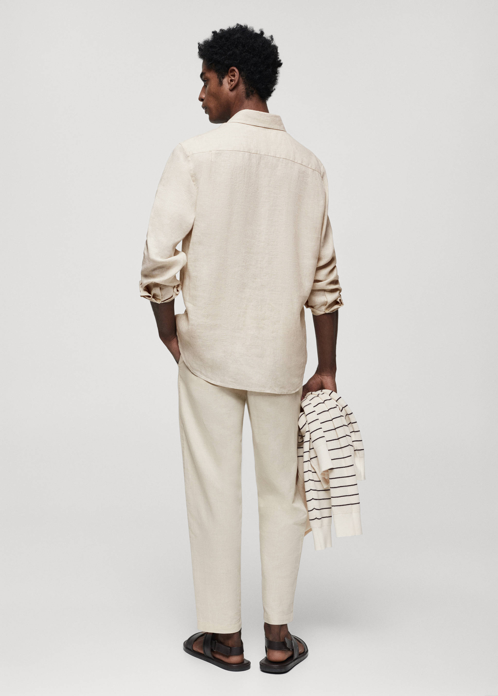 Classic fit 100% linen shirt - Reverse of the article