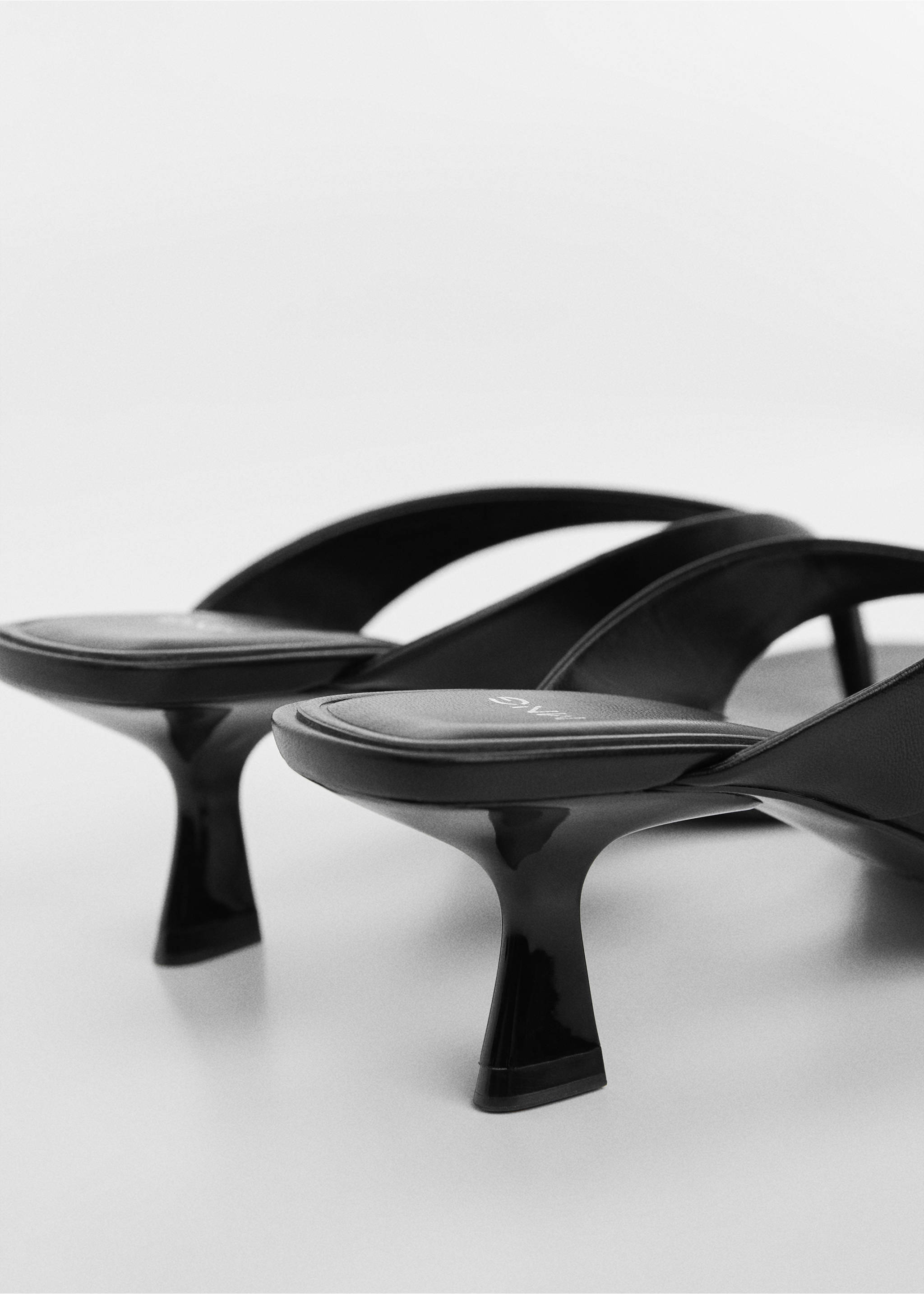 Sandales talon kitten heel - Détail de l'article 1, Noir. Ref: 67056317-00.