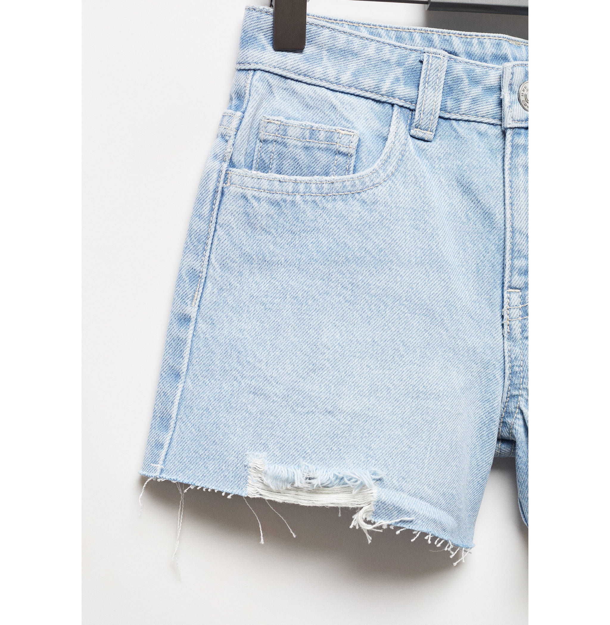 Decorative ripped denim shorts - Details of the article 8
