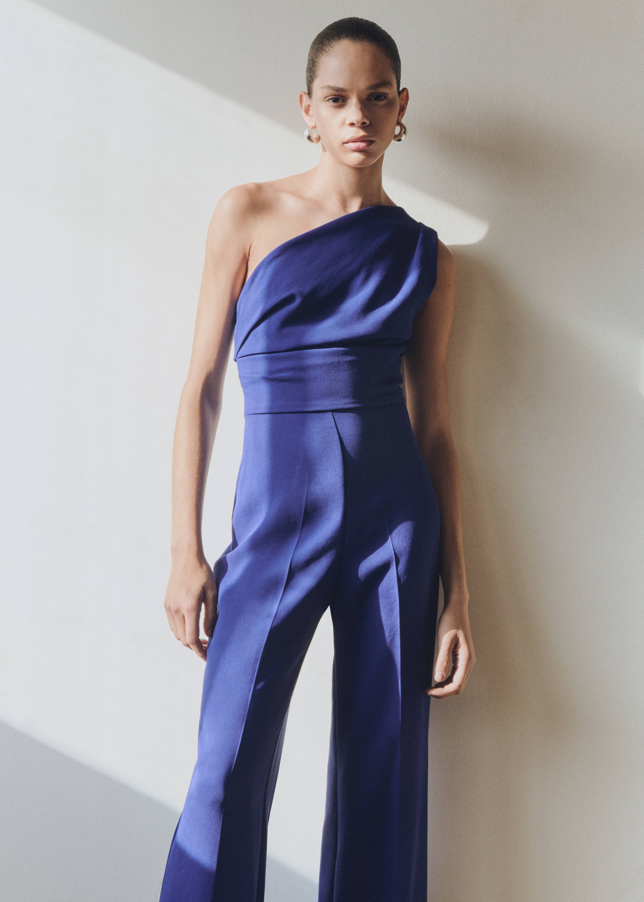 Asymmetric long jumpsuit - Details of the article 6