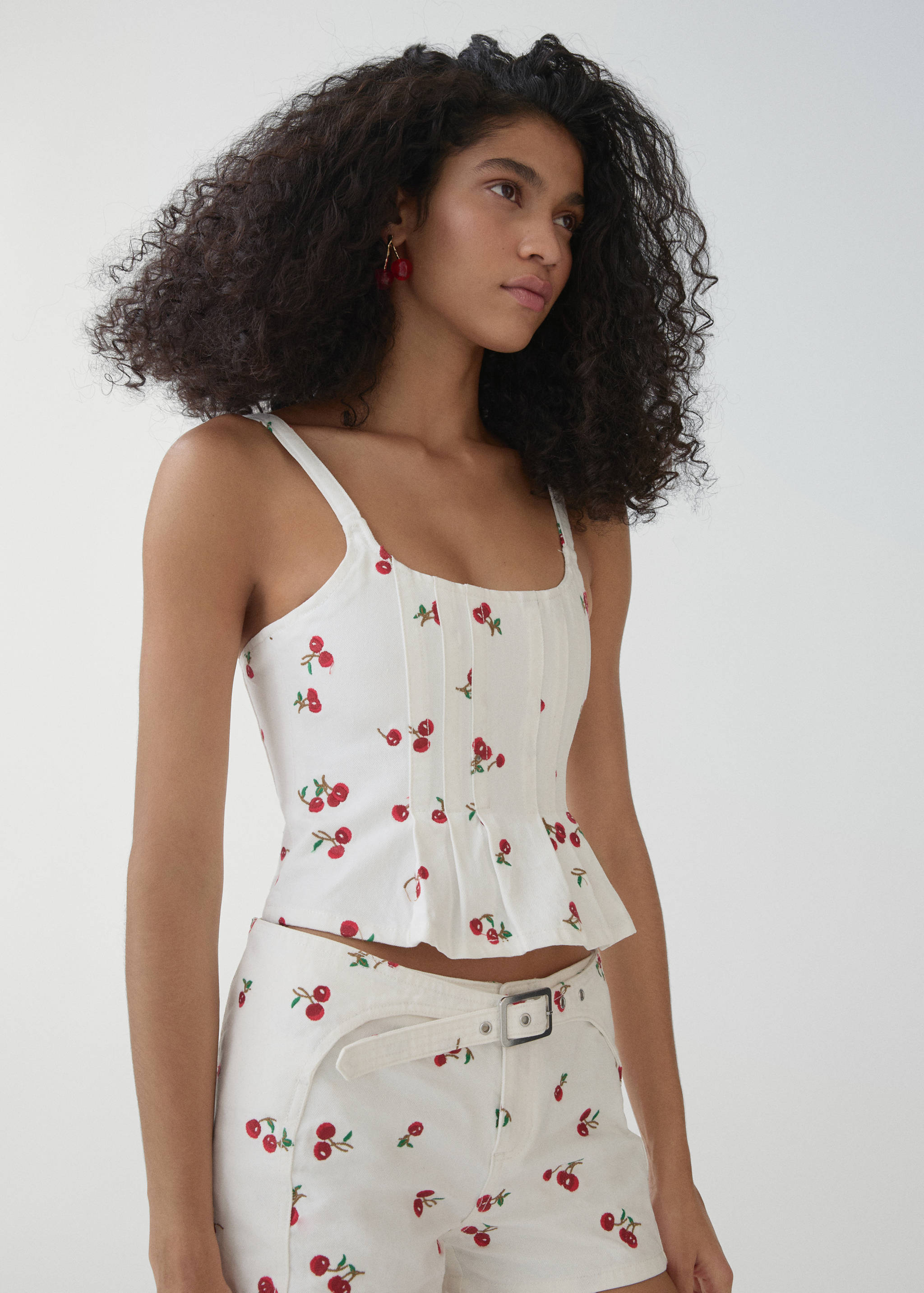 Top style corset brodé - Plan moyen