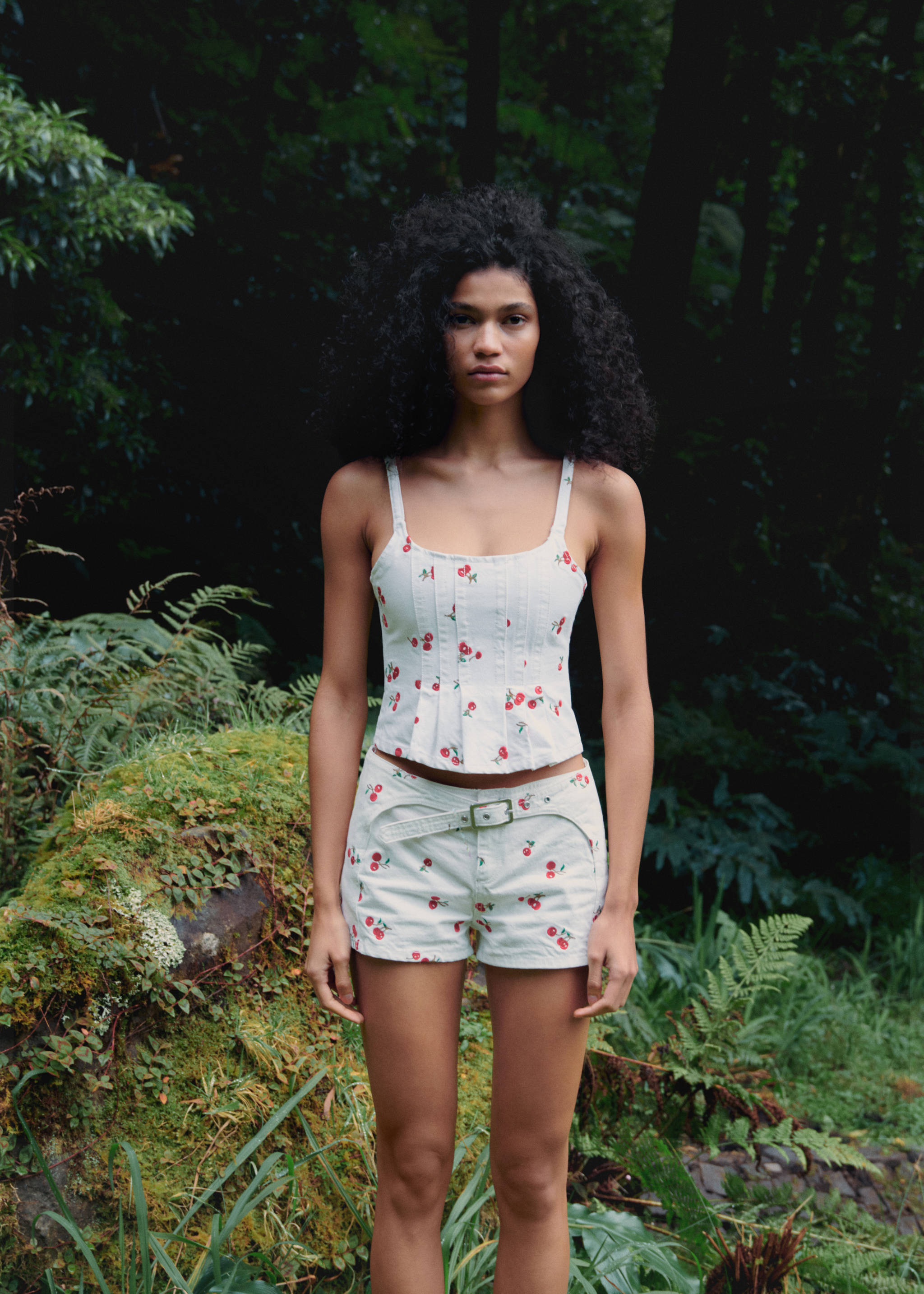 Top style corset brodé - Détail de l'article 6