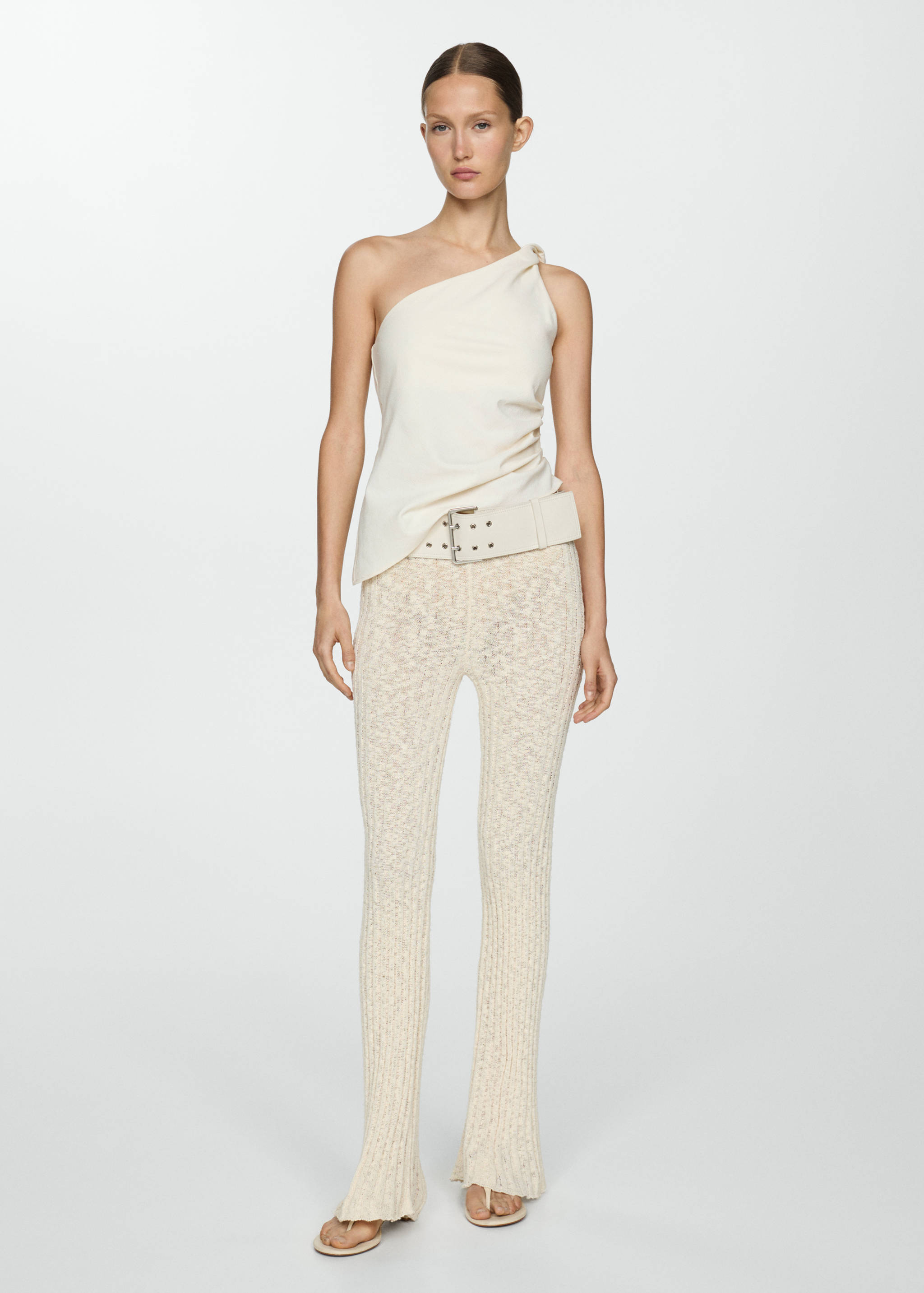 Asymmetrical textured top - General plane